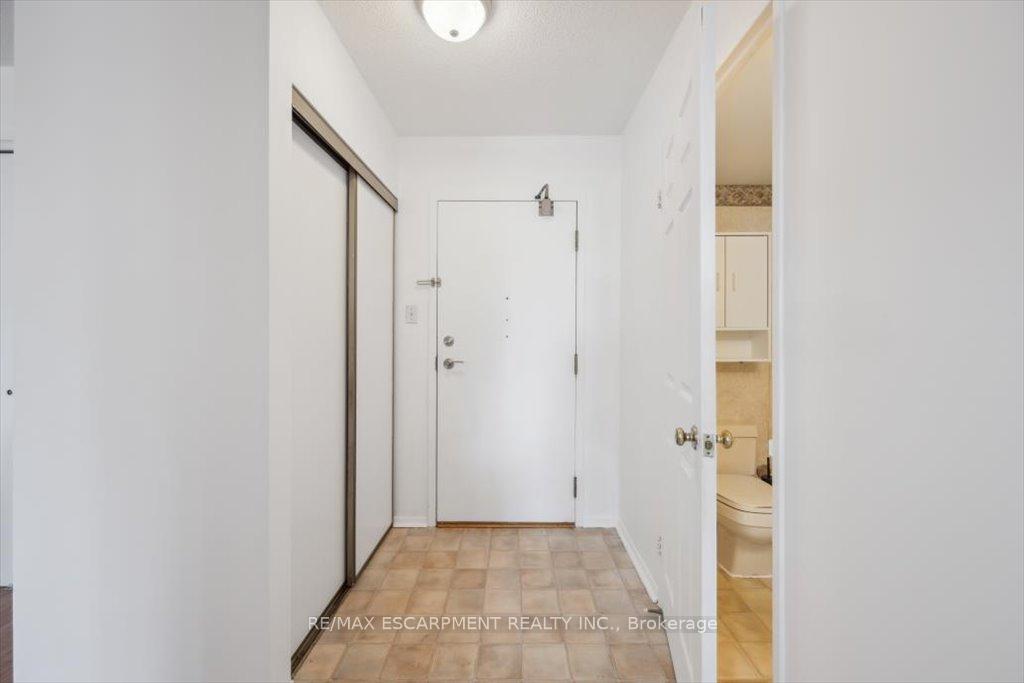Photo 4 of Unit 210, 55 Austin Drive, Markham, Markville — HOMEH