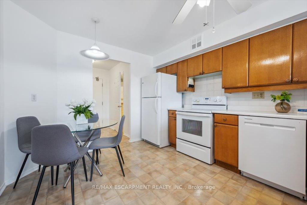 Photo 8 of Unit 210, 55 Austin Drive, Markham, Markville — HOMEH