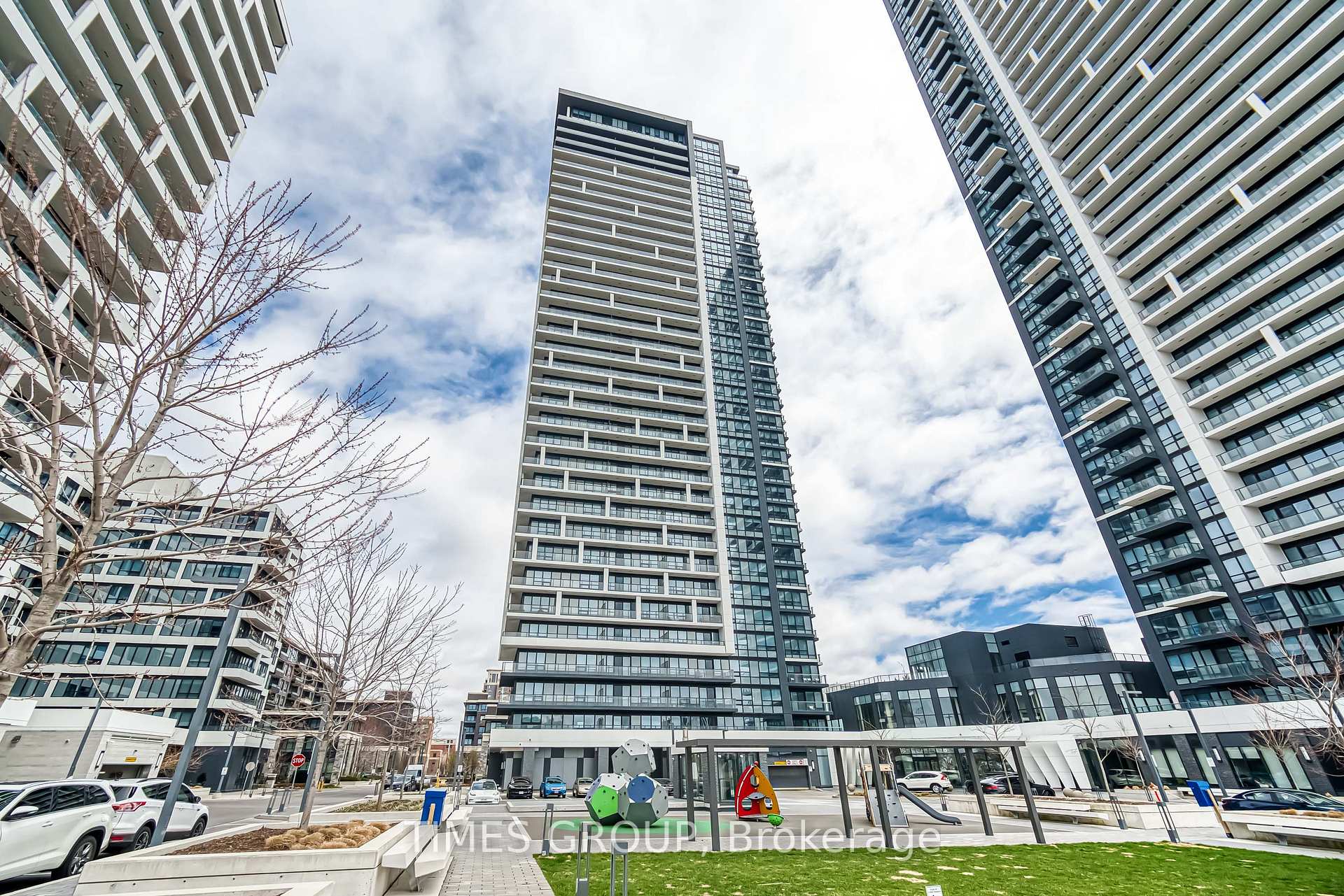 Photo 1 of Unit PH8, 18 Water Walk Drive, Markham, Unionville — HOMEH
