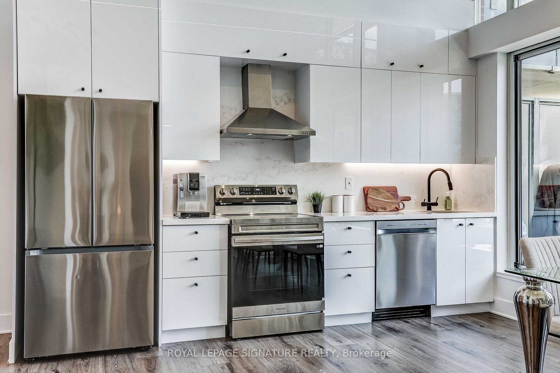 Photo 4 of Unit 210, 125 Western Battery Road, Toronto, Niagara — HOMEH