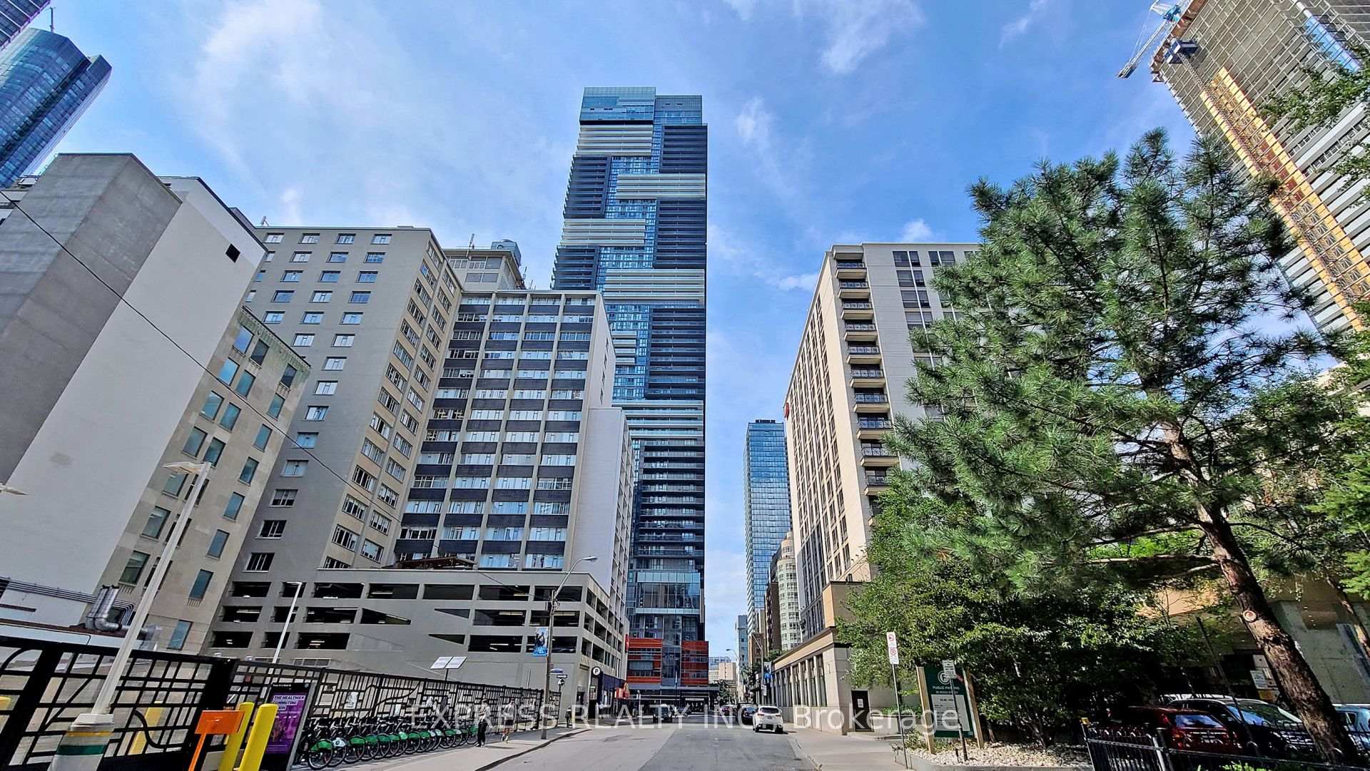 Photo 1 of Unit 802, 7 Grenville Street, Toronto, Bay Street Corridor — HOMEH