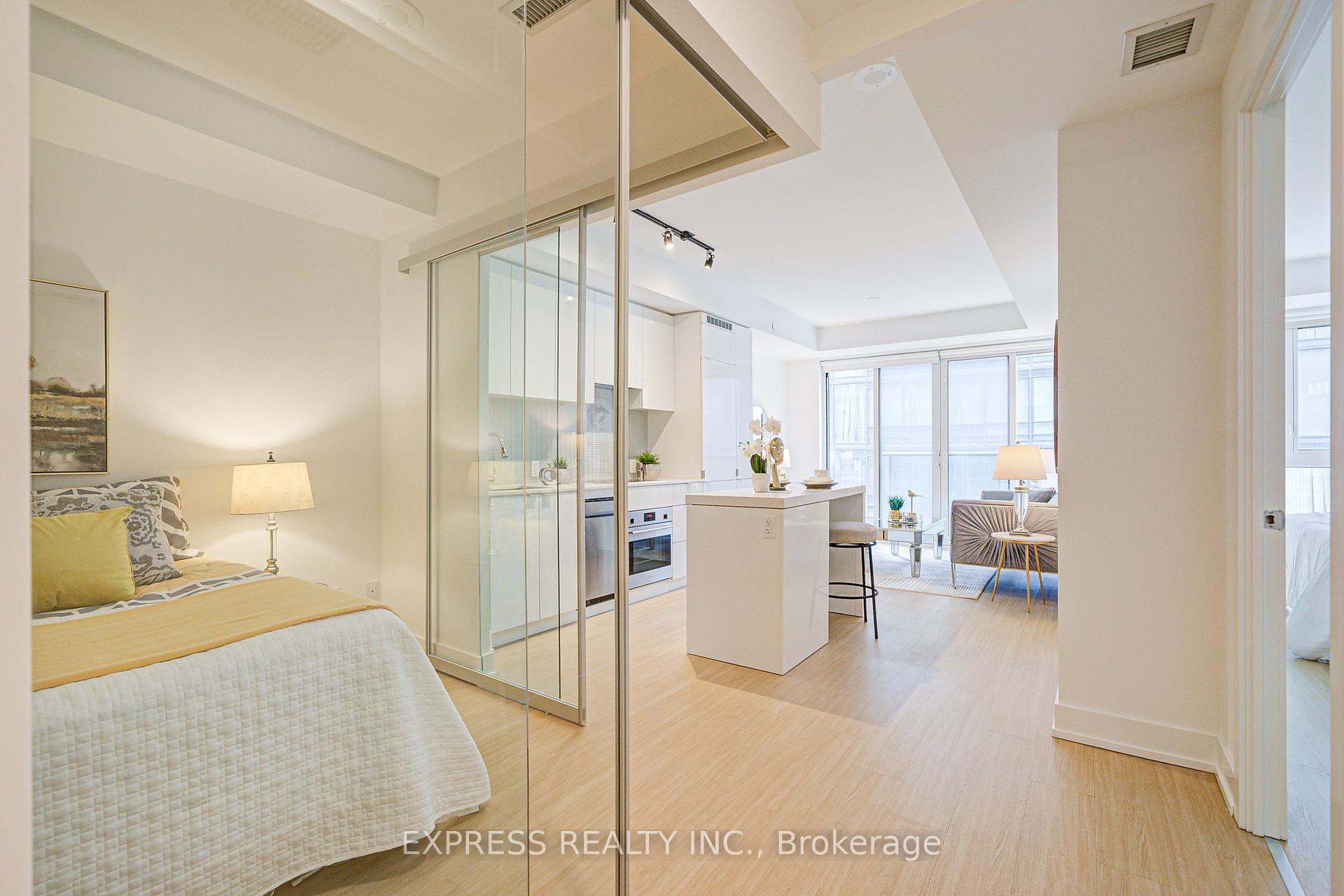 Photo 7 of Unit 802, 7 Grenville Street, Toronto, Bay Street Corridor — HOMEH