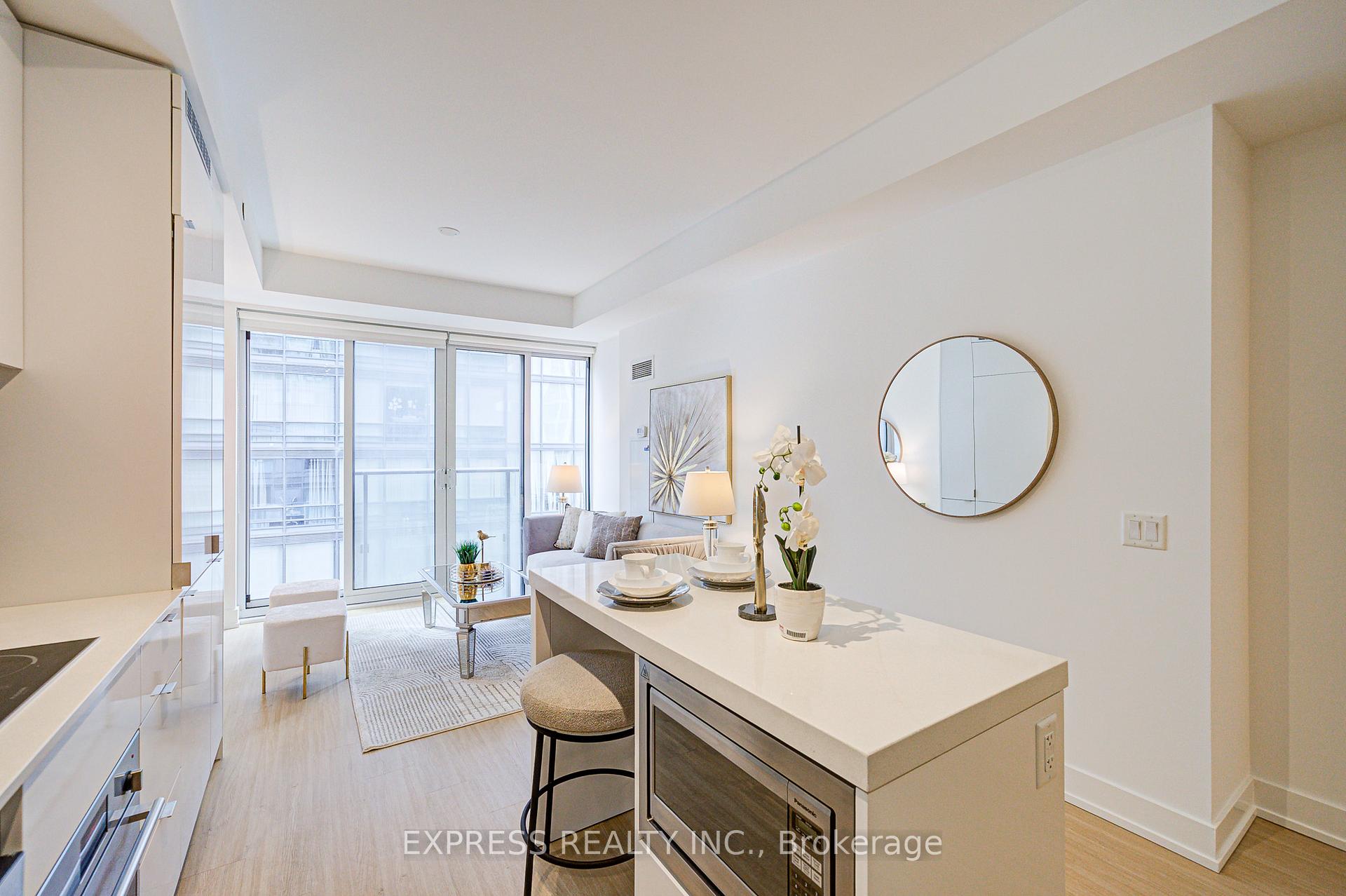 Photo 9 of Unit 802, 7 Grenville Street, Toronto, Bay Street Corridor — HOMEH