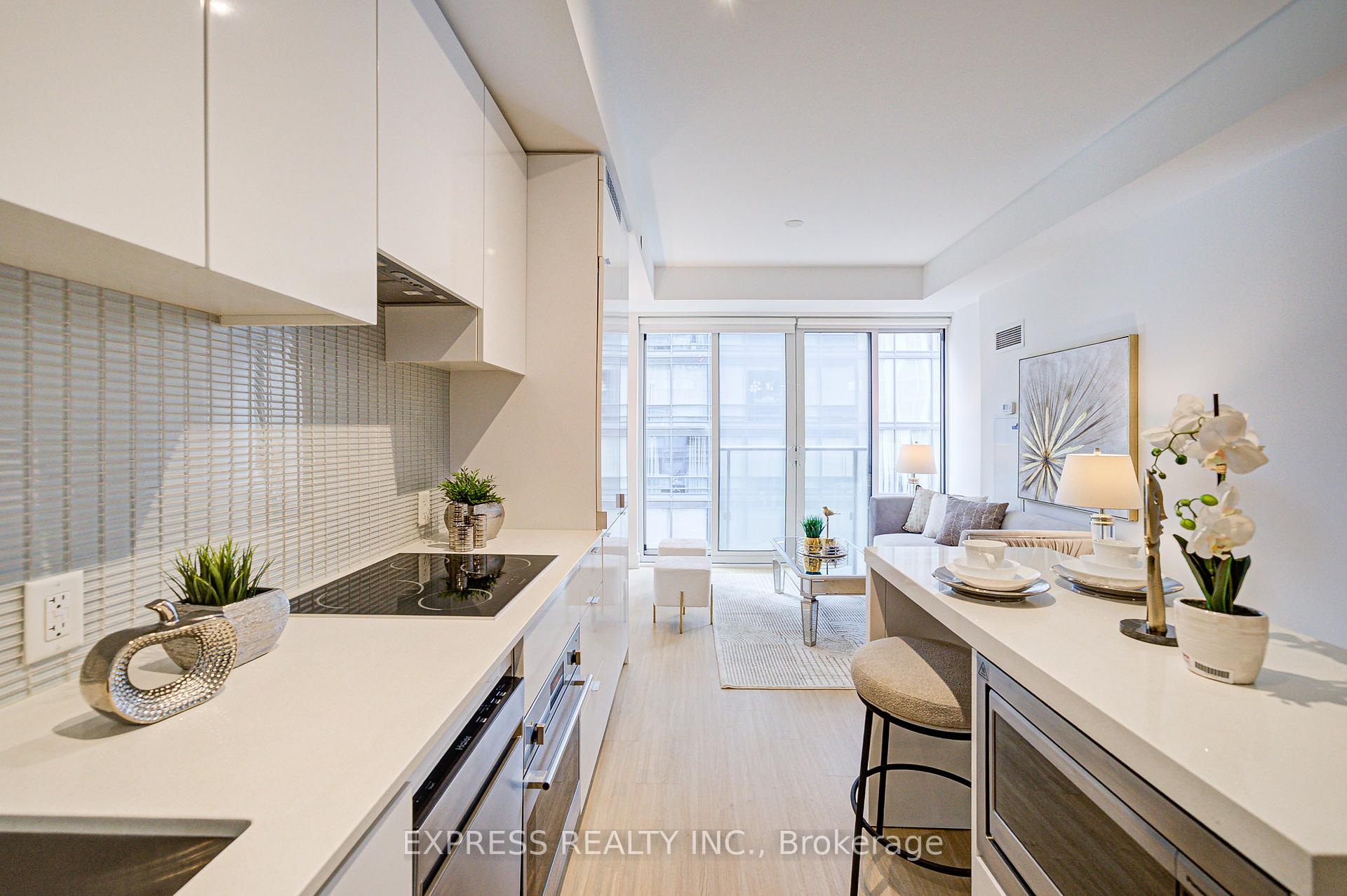 Photo 10 of Unit 802, 7 Grenville Street, Toronto, Bay Street Corridor — HOMEH