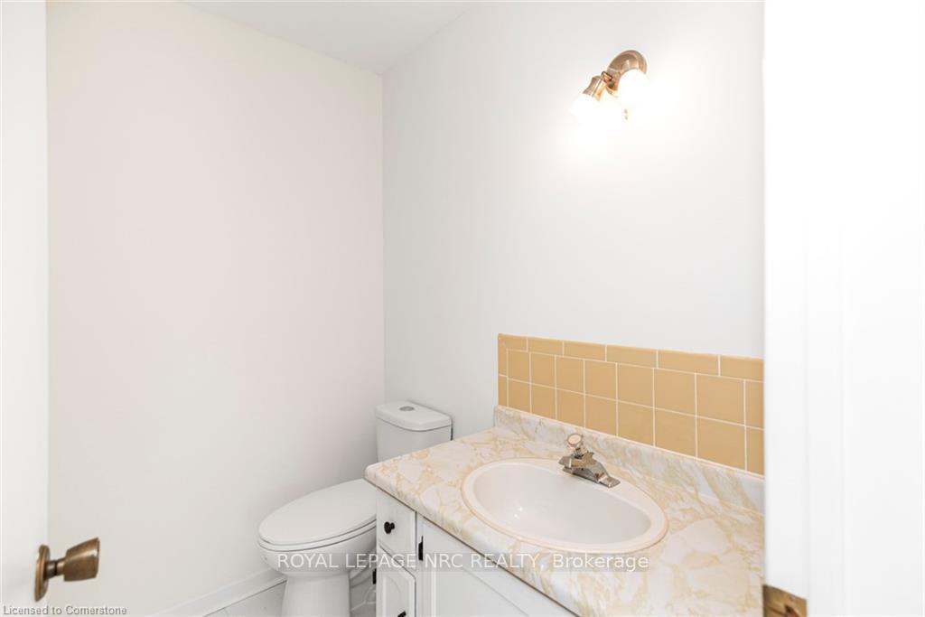 Photo 4 of Unit 9, 4 Rossmore Avenue, Grimsby, Grimsby East — HOMEH