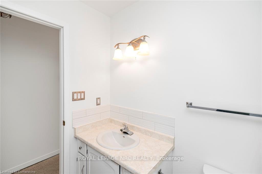 Photo 13 of Unit 9, 4 Rossmore Avenue, Grimsby, Grimsby East — HOMEH