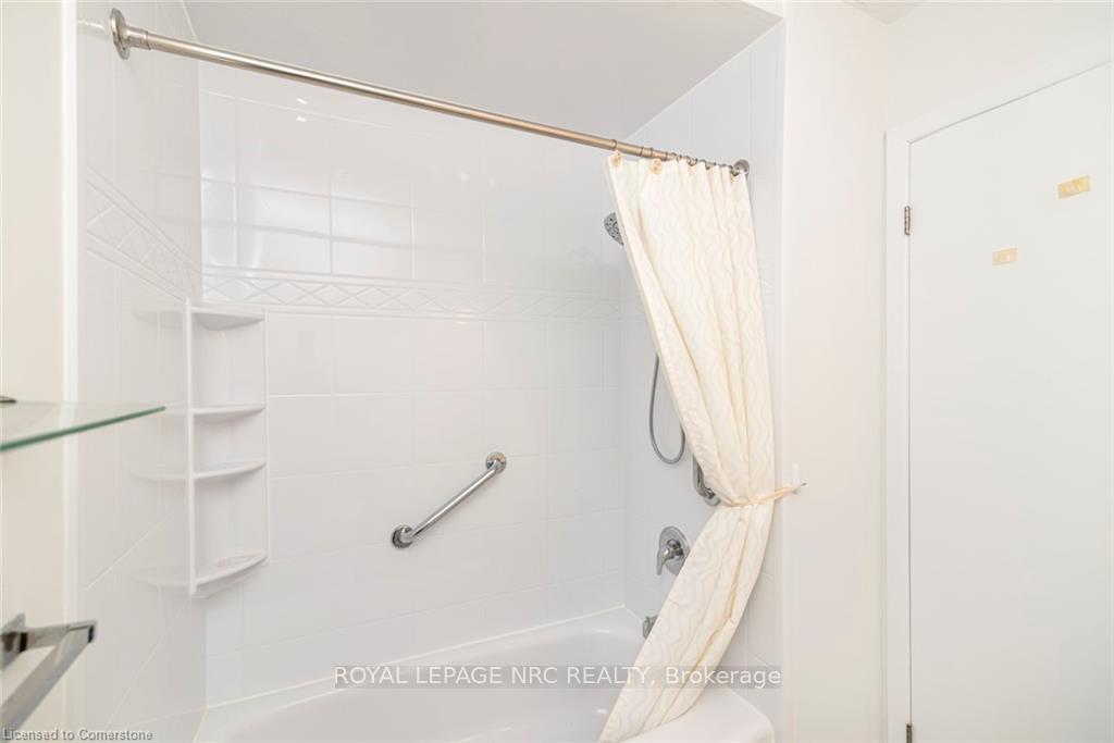 Photo 11 of Unit 9, 4 Rossmore Avenue, Grimsby, Grimsby East — HOMEH