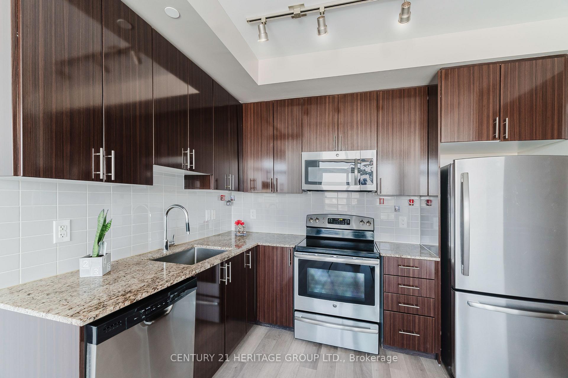 Photo 14 of Unit 1615, 7165 Yonge Street, Markham, Grandview — HOMEH