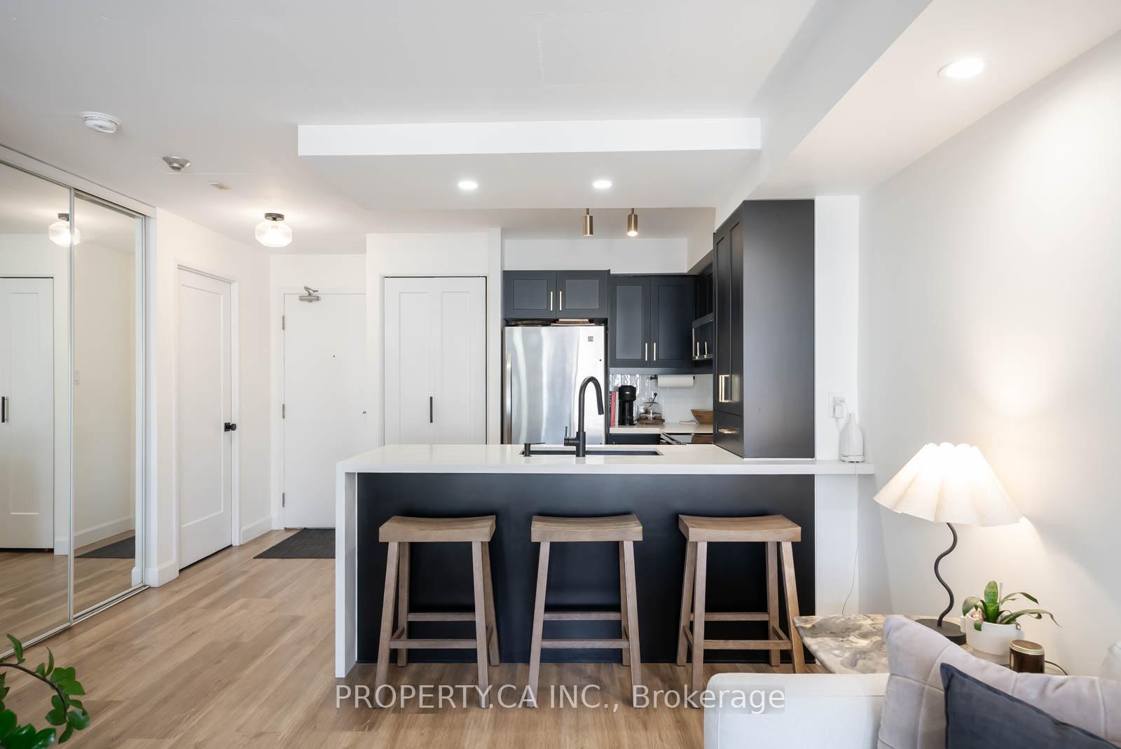Photo 1 of Unit 920, 801 King Street W, Toronto, Niagara — HOMEH