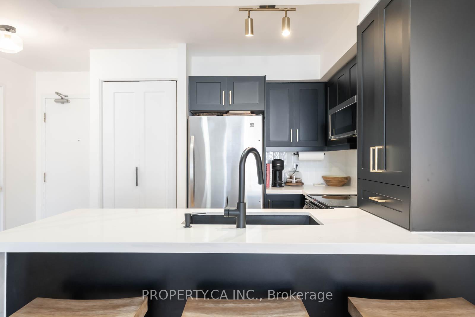 Photo 2 of Unit 920, 801 King Street W, Toronto, Niagara — HOMEH