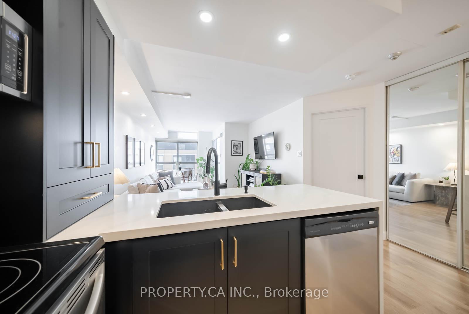 Photo 3 of Unit 920, 801 King Street W, Toronto, Niagara — HOMEH