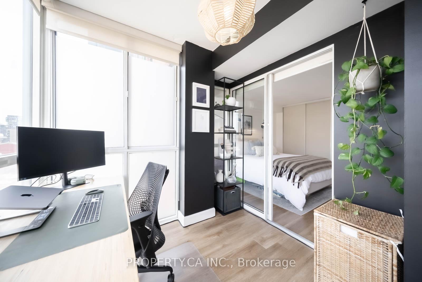 Photo 5 of Unit 920, 801 King Street W, Toronto, Niagara — HOMEH