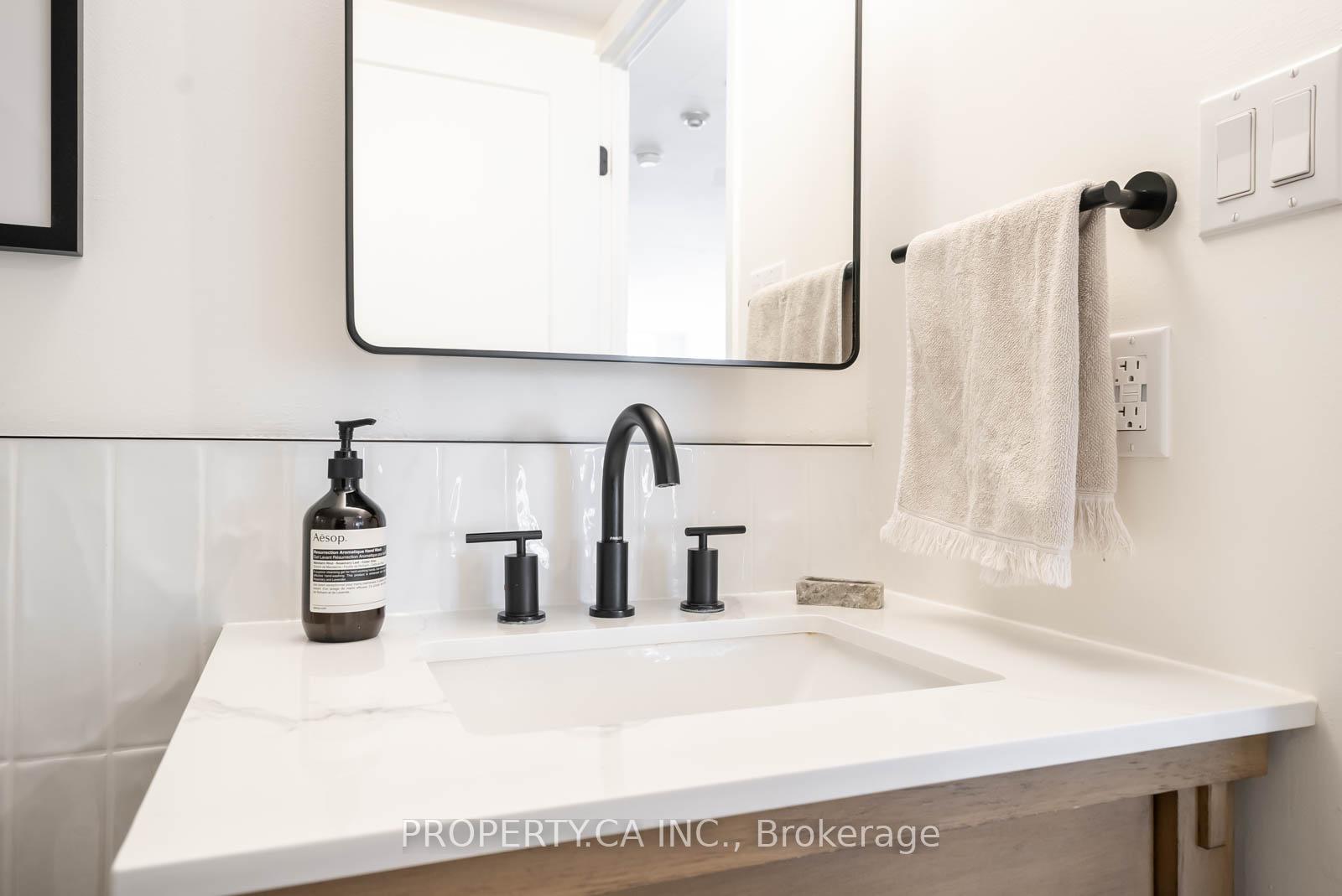 Photo 13 of Unit 920, 801 King Street W, Toronto, Niagara — HOMEH