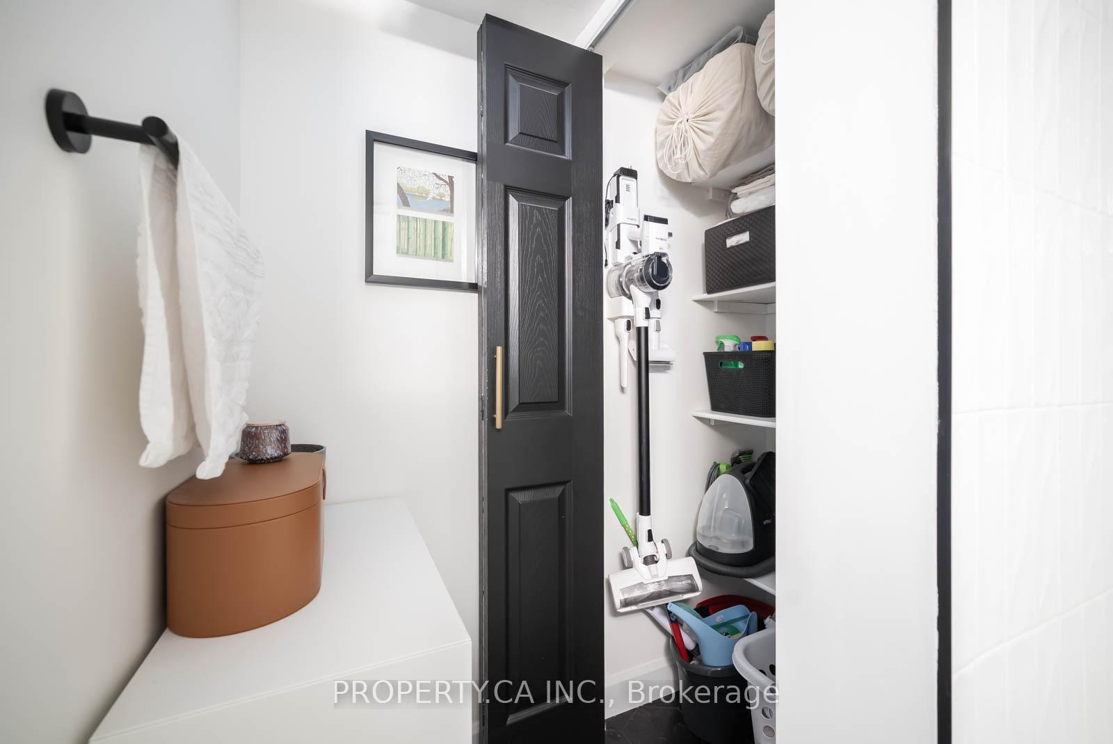 Photo 17 of Unit 920, 801 King Street W, Toronto, Niagara — HOMEH