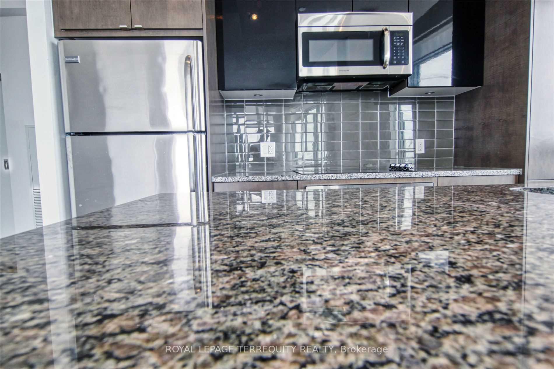 Photo 9 of Unit 2517, 98 Lillian Street, Toronto, Mount Pleasant West — HOMEH