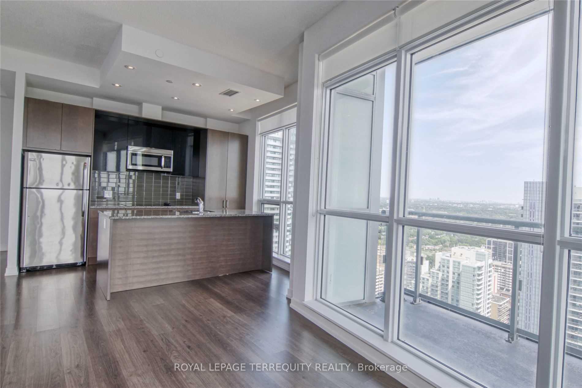 Photo 6 of Unit 2517, 98 Lillian Street, Toronto, Mount Pleasant West — HOMEH