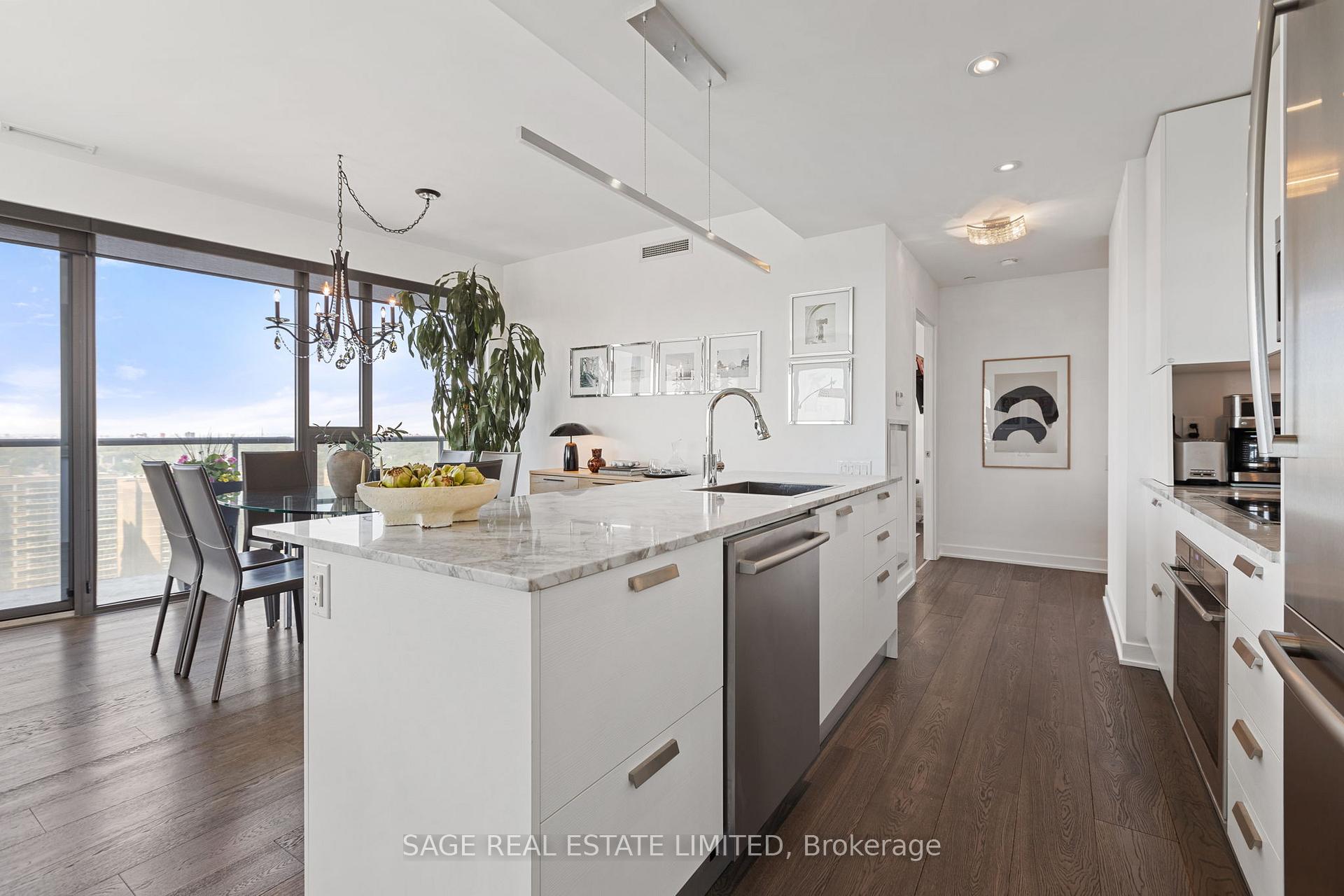 Photo 3 of Unit 2102, 1815 Yonge Street, Toronto, Mount Pleasant West — HOMEH