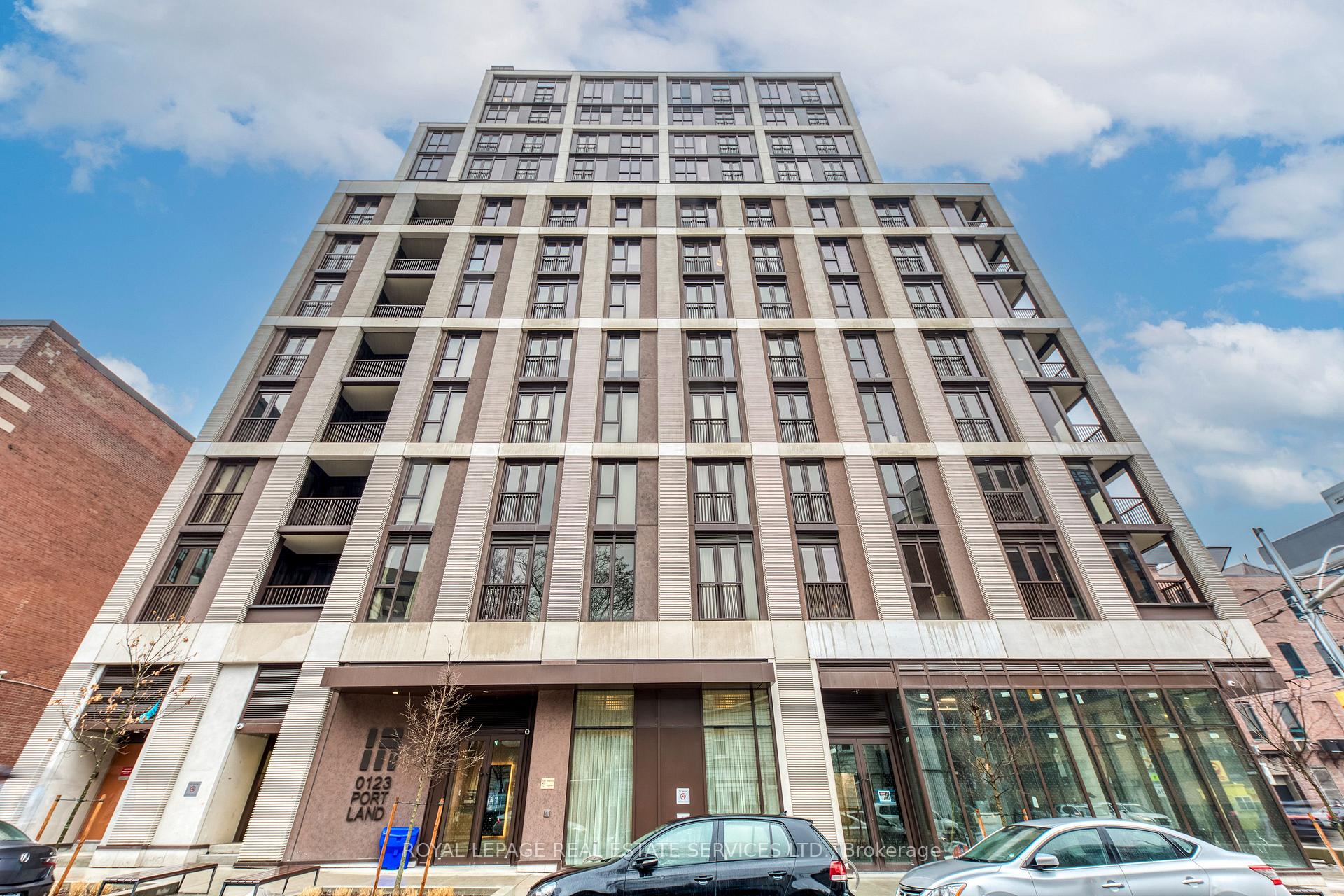 Front of Unit 1004, 123 Portland Street
