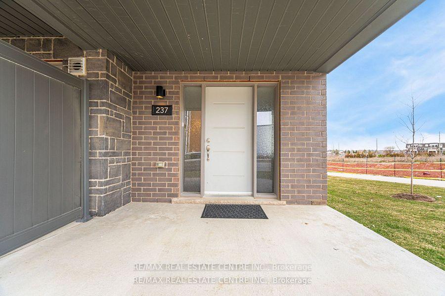 Photo 2 of Unit 237, 237 West Oak Trail SW, Kitchener — HOMEH