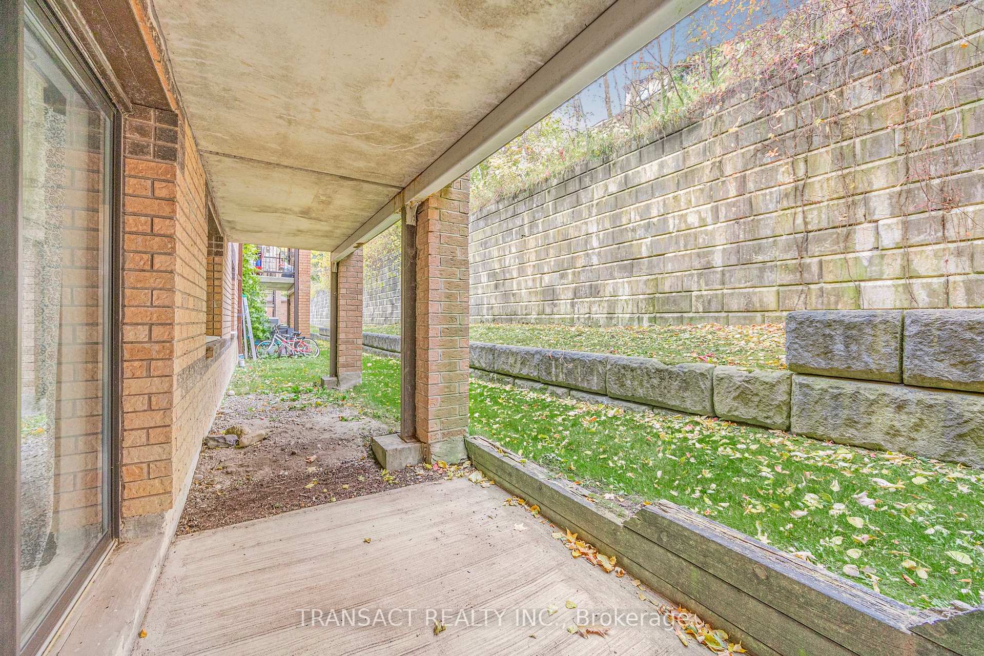 Photo 9 of Unit 108, 25 Meadow Lane, Barrie, Ardagh — HOMEH