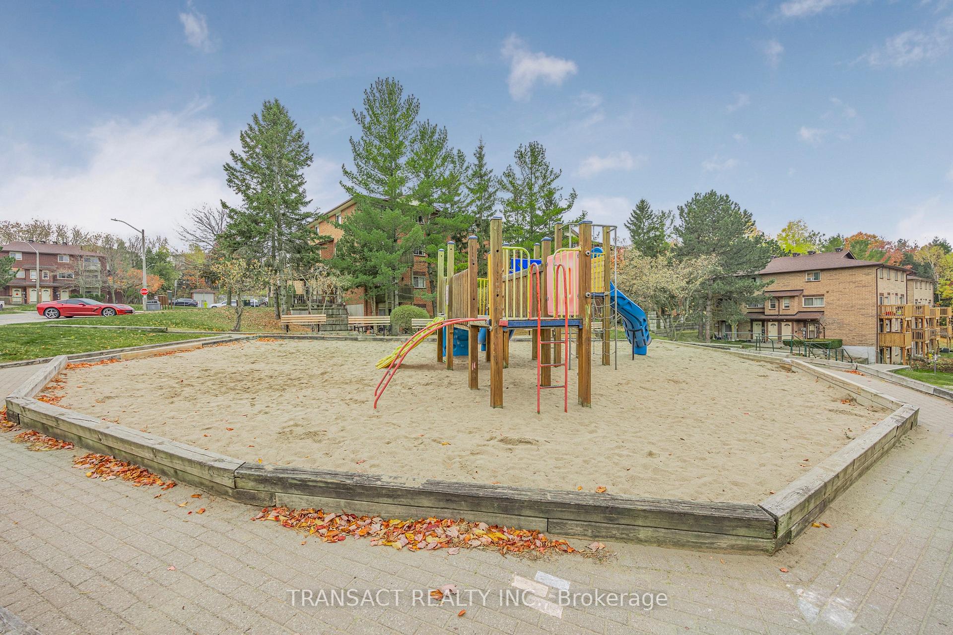 Photo 8 of Unit 108, 25 Meadow Lane, Barrie, Ardagh — HOMEH