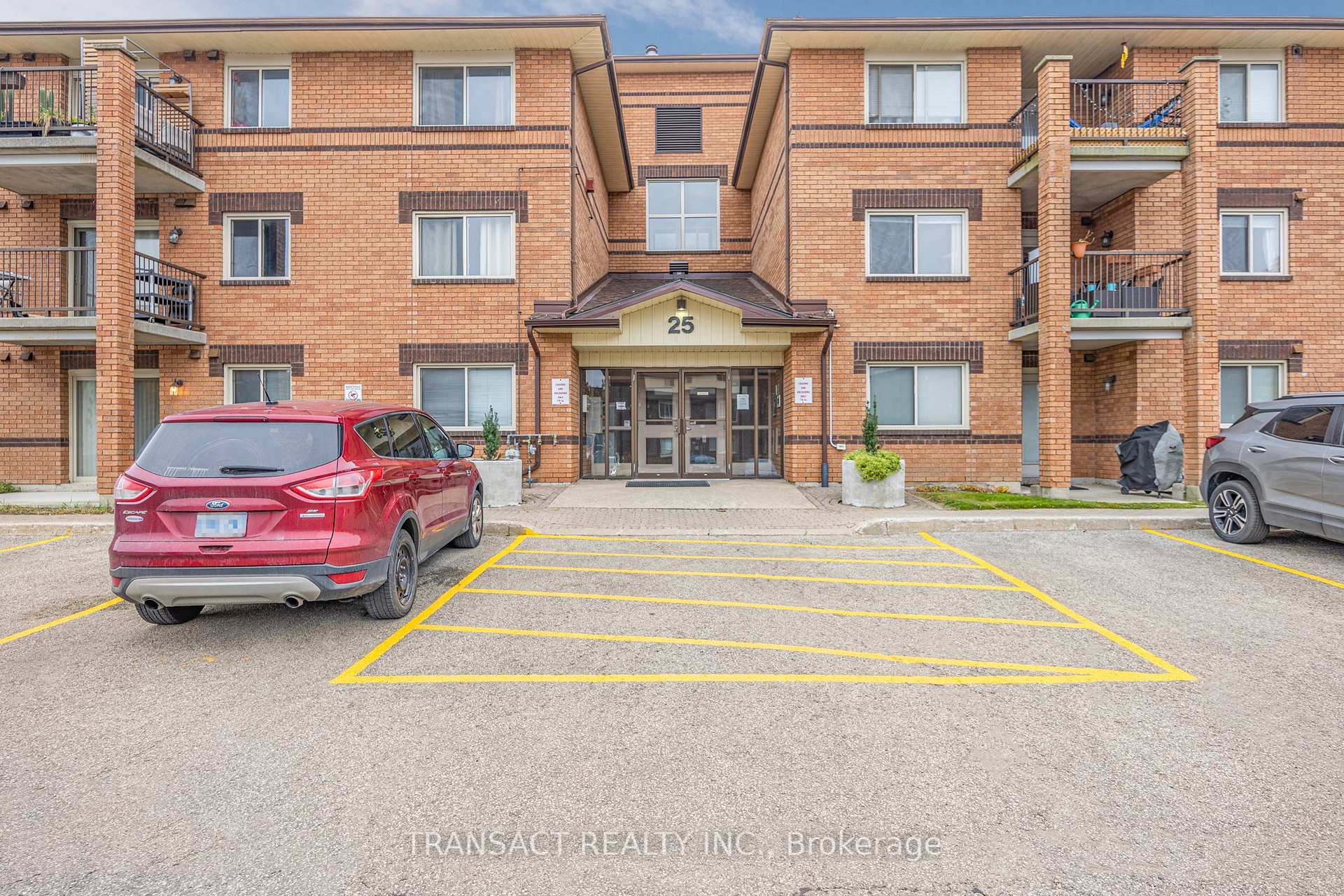 Photo 21 of Unit 108, 25 Meadow Lane, Barrie, Ardagh — HOMEH