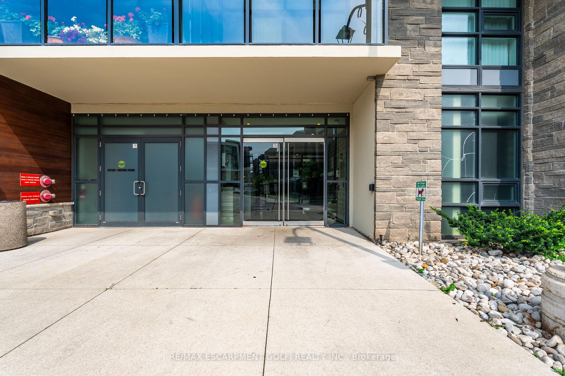 Photo 4 of Unit 530, 101 Shoreview Place, Hamilton, Stoney Creek — HOMEH