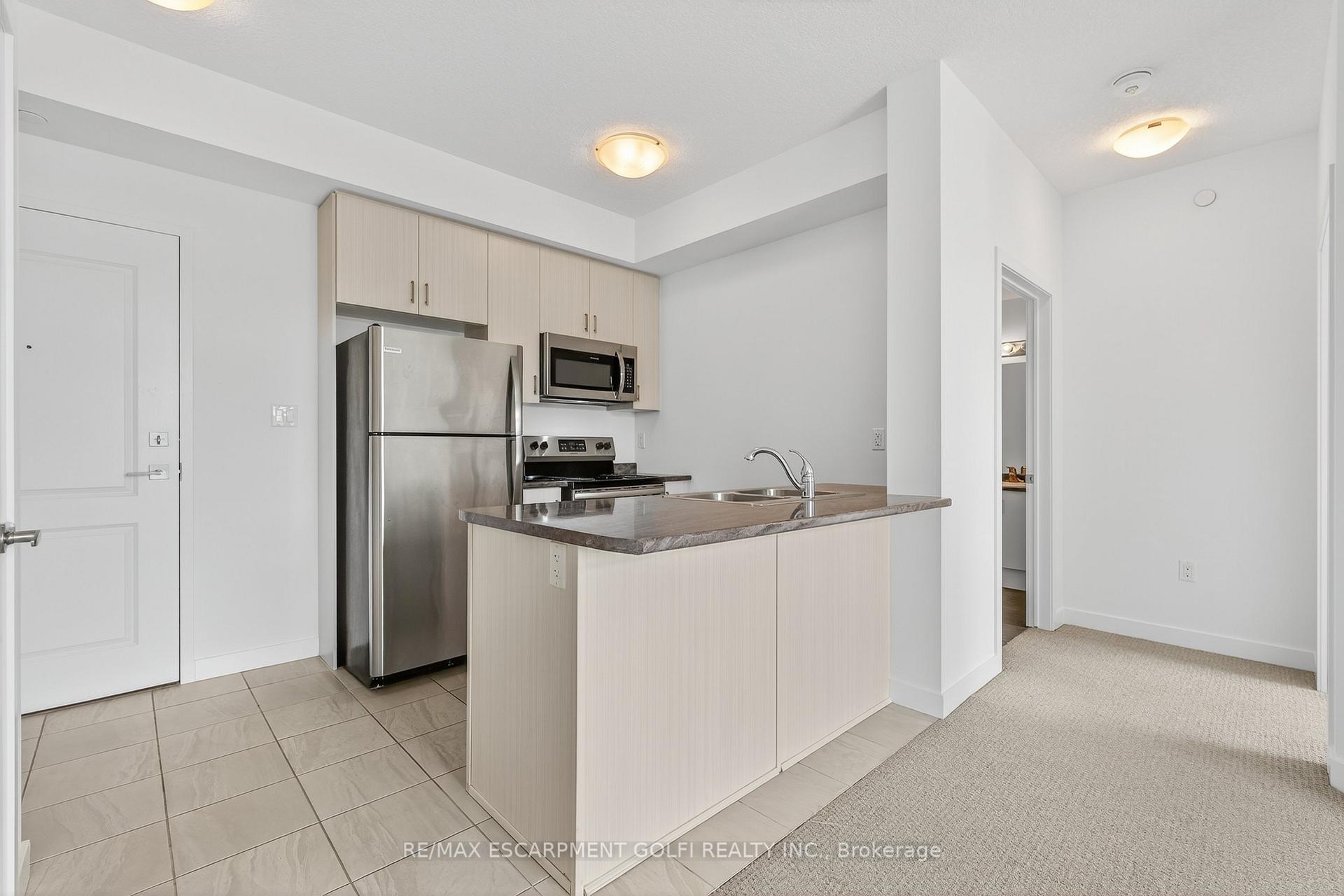 Photo 5 of Unit 530, 101 Shoreview Place, Hamilton, Stoney Creek — HOMEH