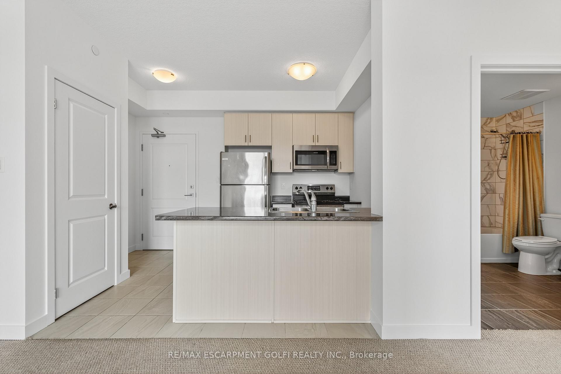 Photo 8 of Unit 530, 101 Shoreview Place, Hamilton, Stoney Creek — HOMEH