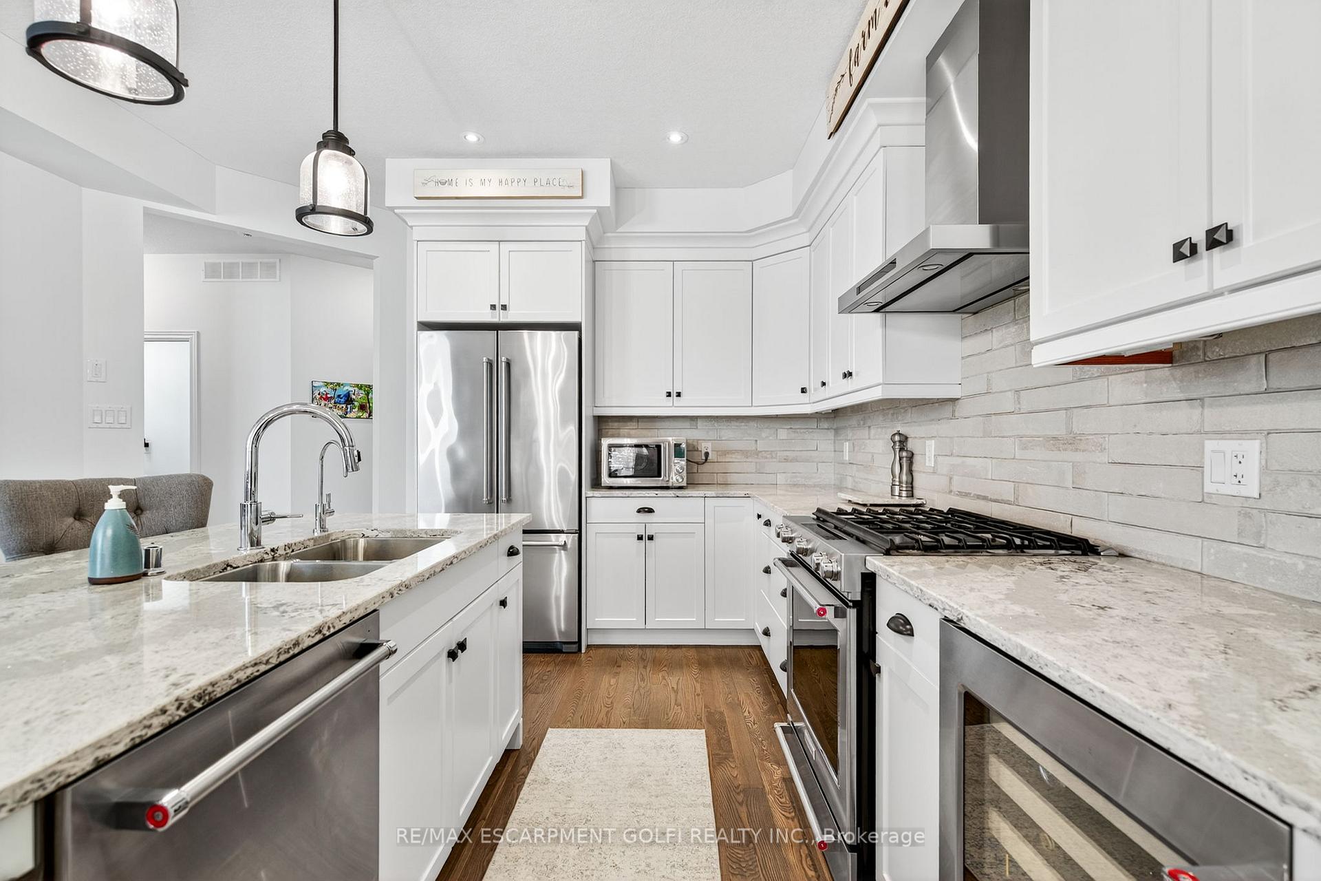 Photo 5 of Unit 17, 254 Gosling Gardens, Guelph, Clairfields/Hanlon Business Park — HOMEH