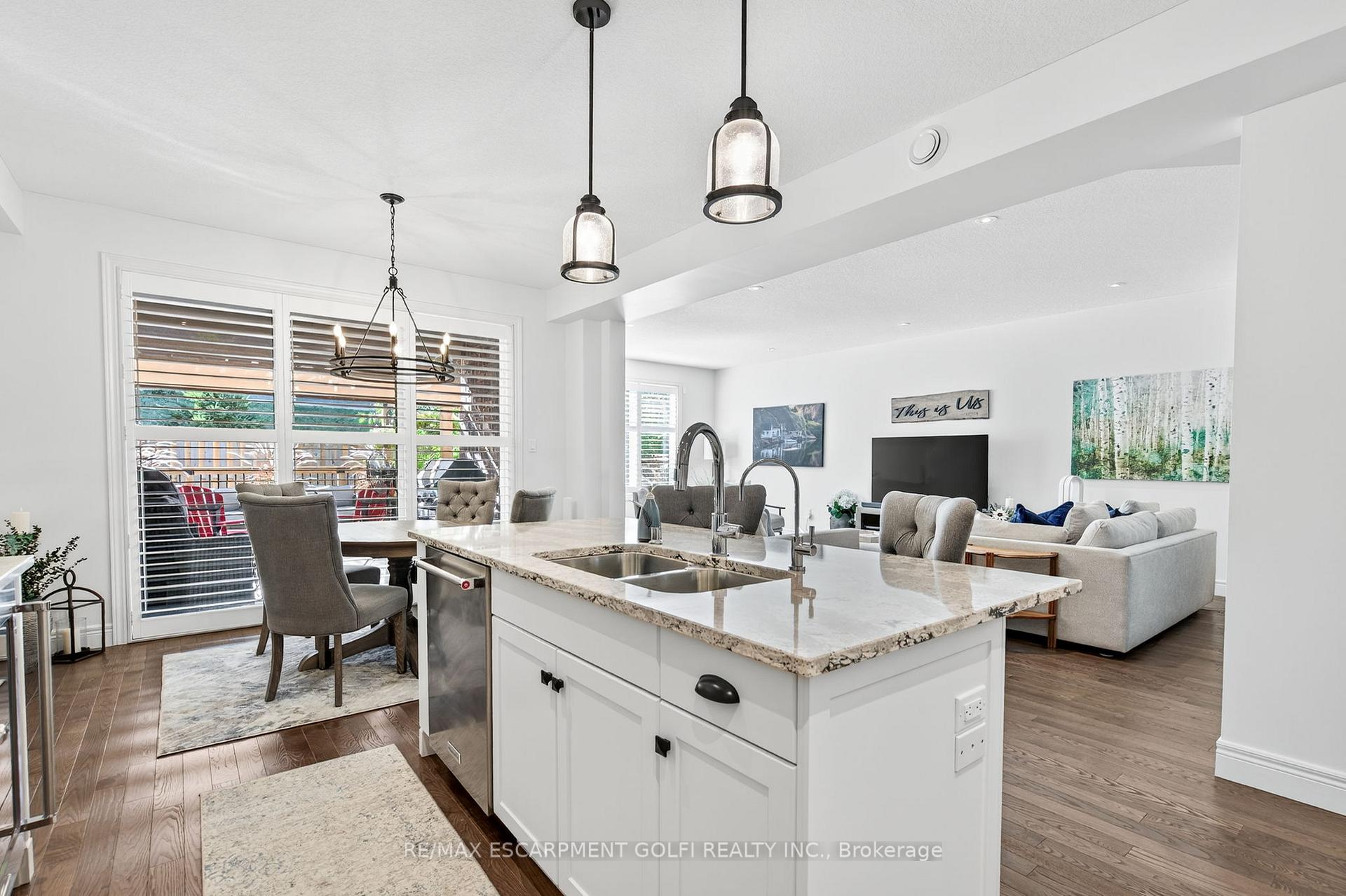 Photo 7 of Unit 17, 254 Gosling Gardens, Guelph, Clairfields/Hanlon Business Park — HOMEH