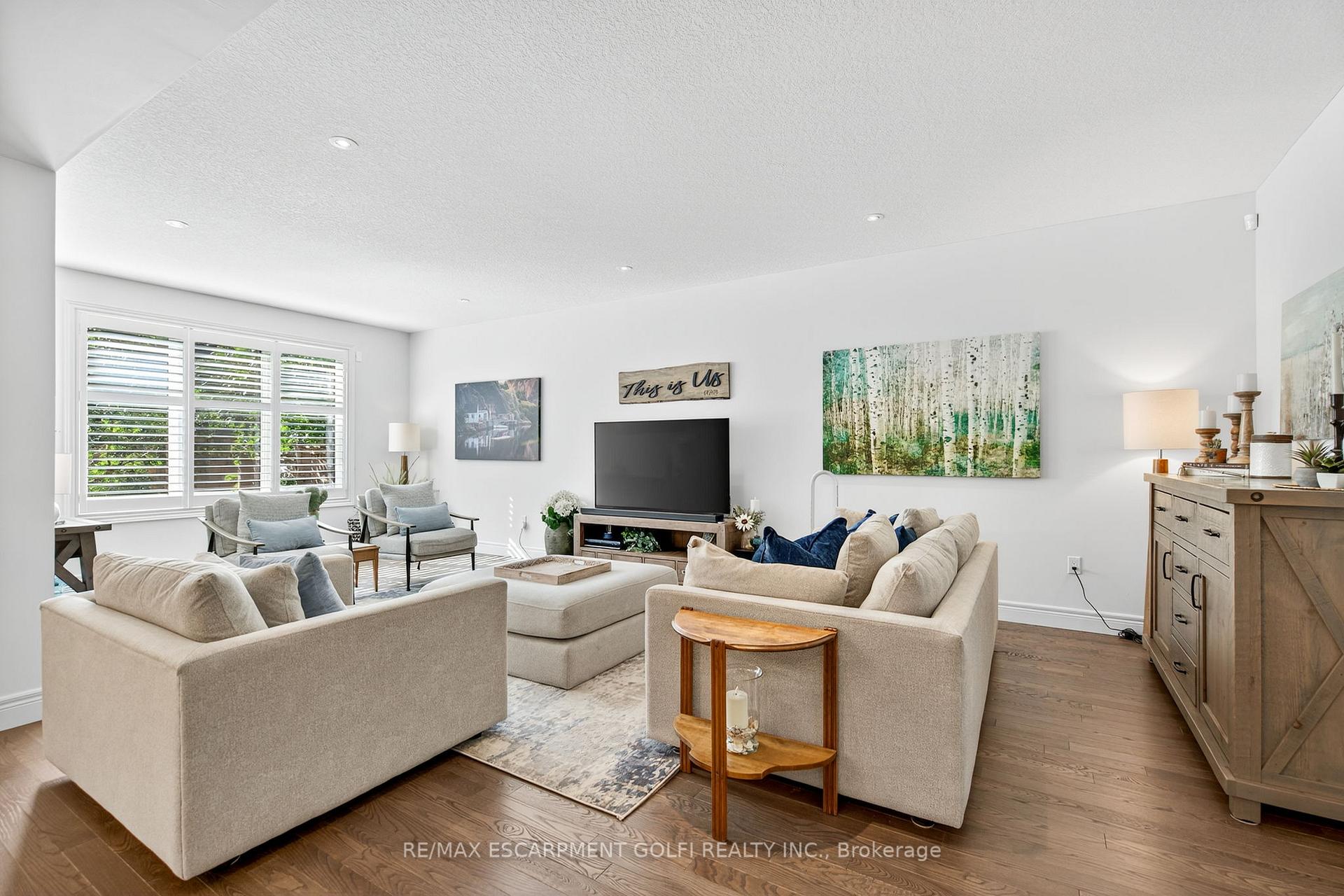 Photo 3 of Unit 17, 254 Gosling Gardens, Guelph, Clairfields/Hanlon Business Park — HOMEH