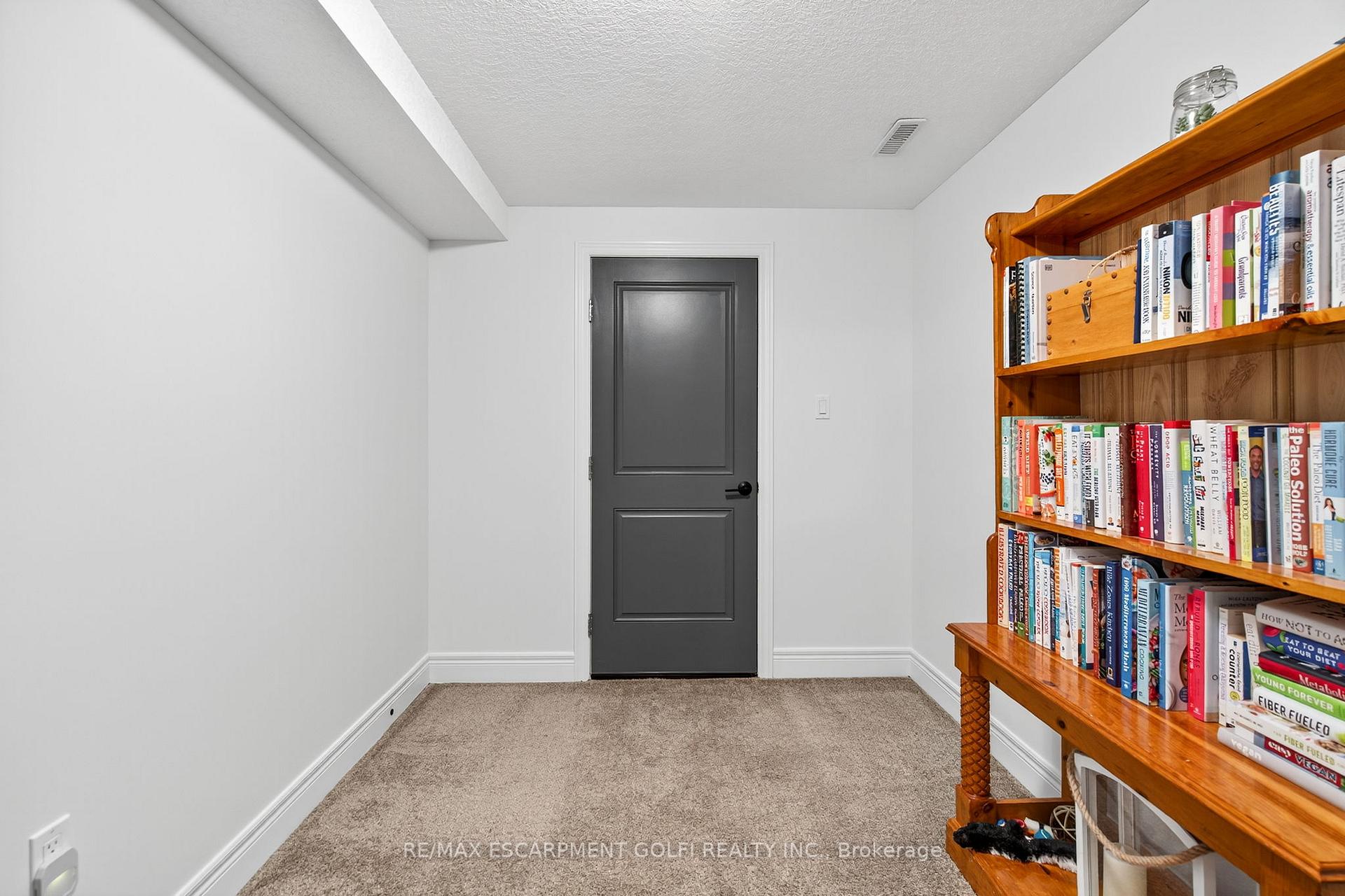 Photo 15 of Unit 17, 254 Gosling Gardens, Guelph, Clairfields/Hanlon Business Park — HOMEH