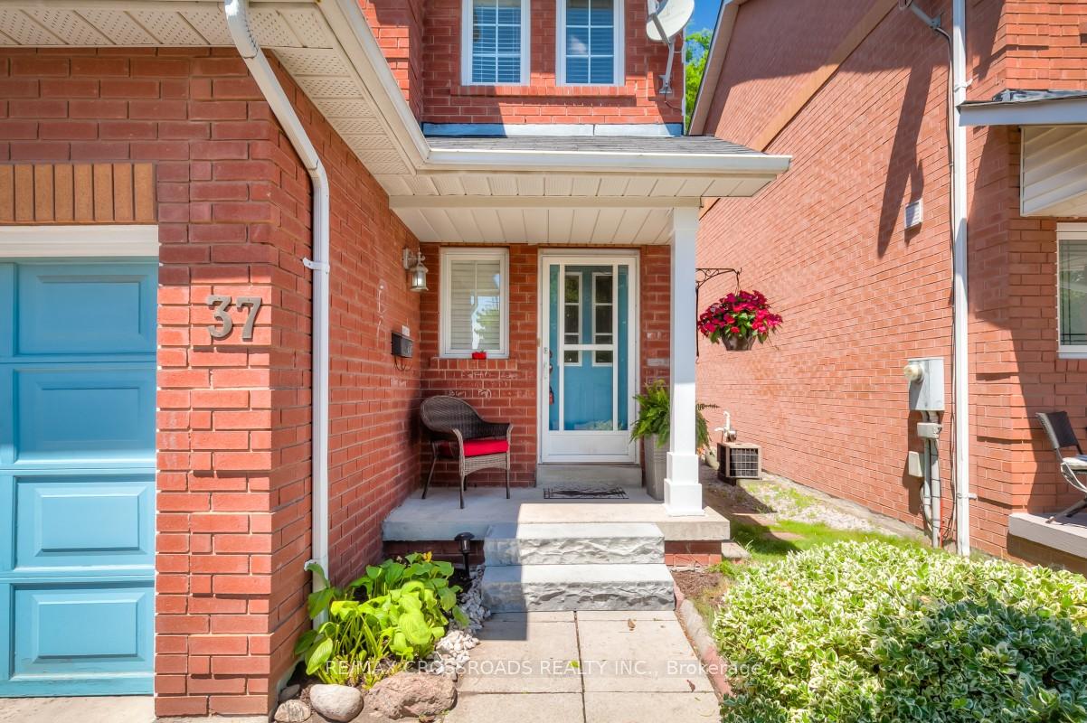Photo 18 of Unit 26, 37 Arnold Estate Lane, Ajax, Central — HOMEH