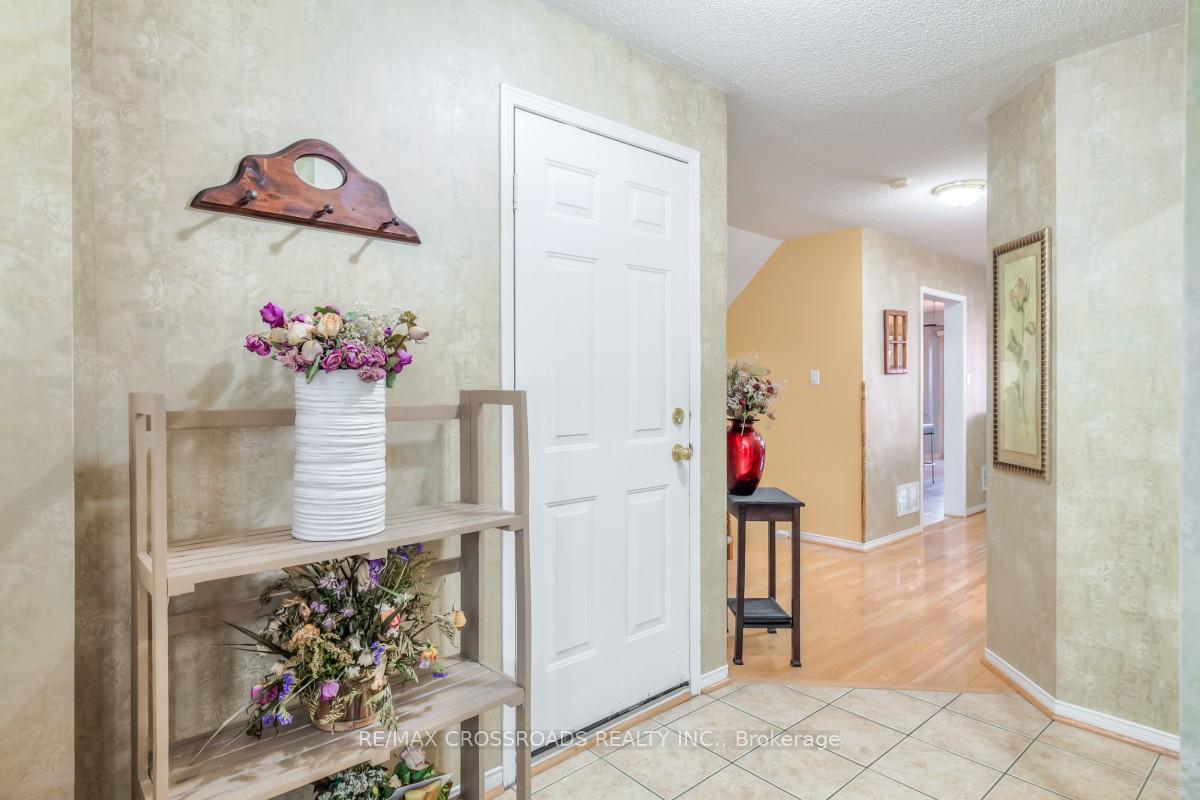 Photo 7 of Unit 26, 37 Arnold Estate Lane, Ajax, Central — HOMEH