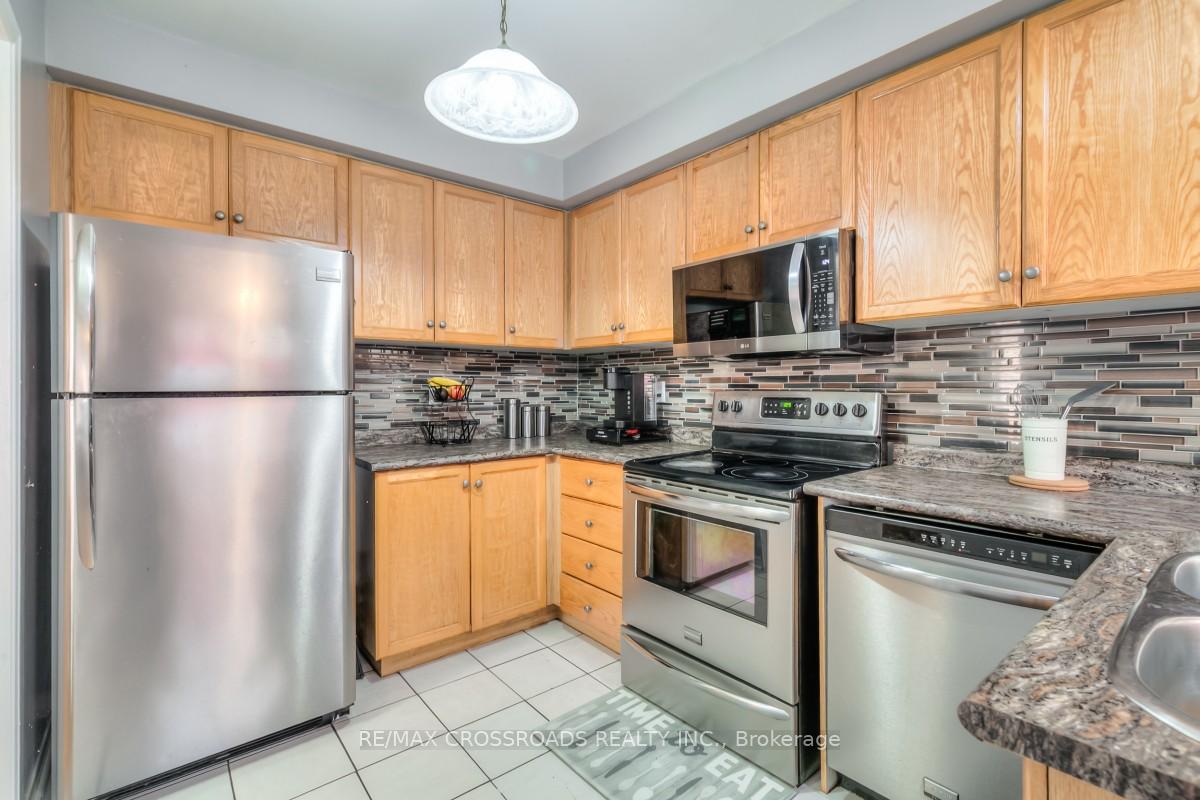 Photo 11 of Unit 26, 37 Arnold Estate Lane, Ajax, Central — HOMEH