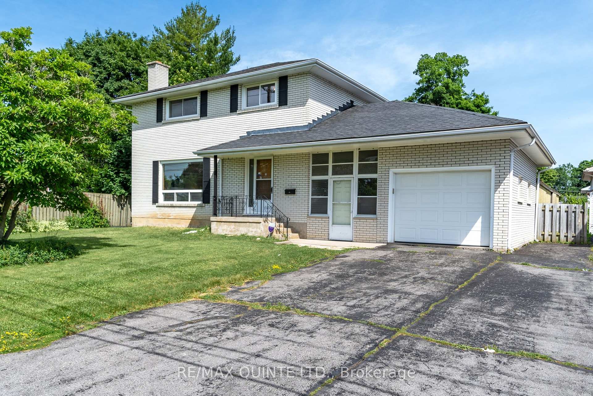 Photo 2 of 8 Edgehill Road, Belleville, Belleville Ward — HOMEH