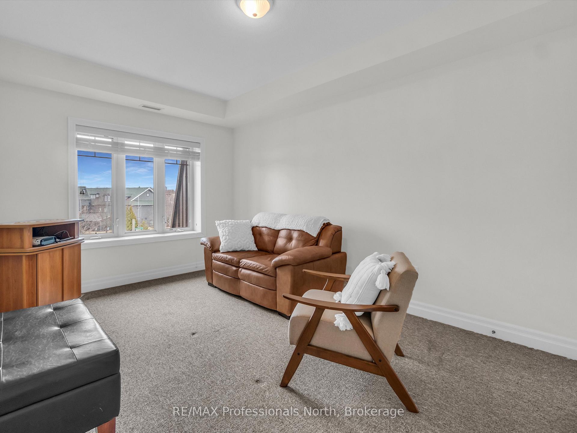 Photo 2 of Unit 305, 130 Steamship Bay Road, Gravenhurst, Muskoka (S) — HOMEH