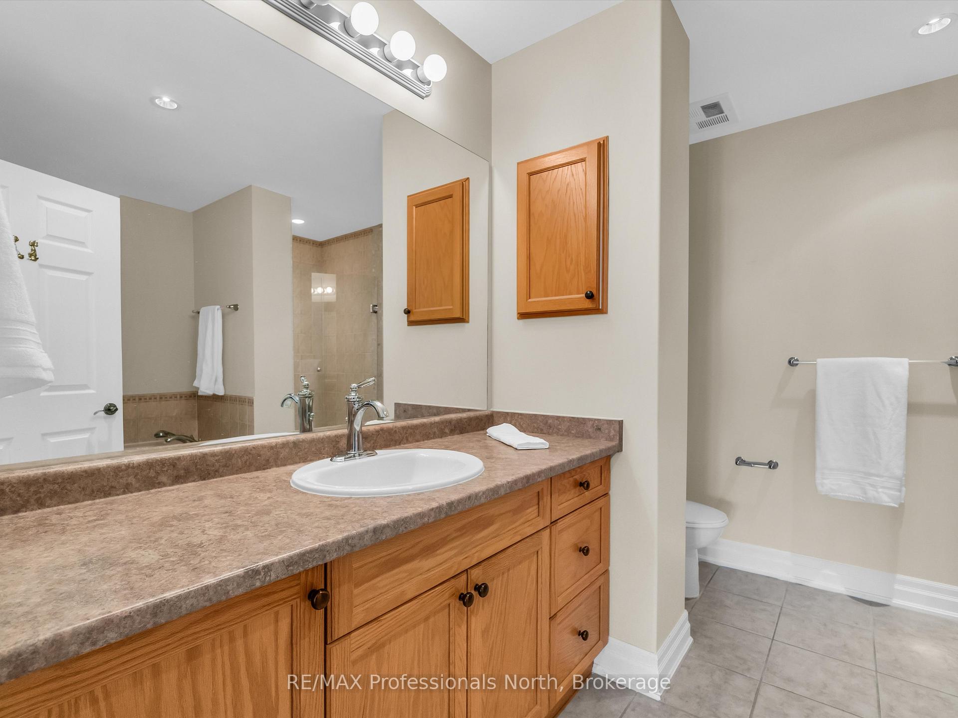 Photo 13 of Unit 305, 130 Steamship Bay Road, Gravenhurst, Muskoka (S) — HOMEH