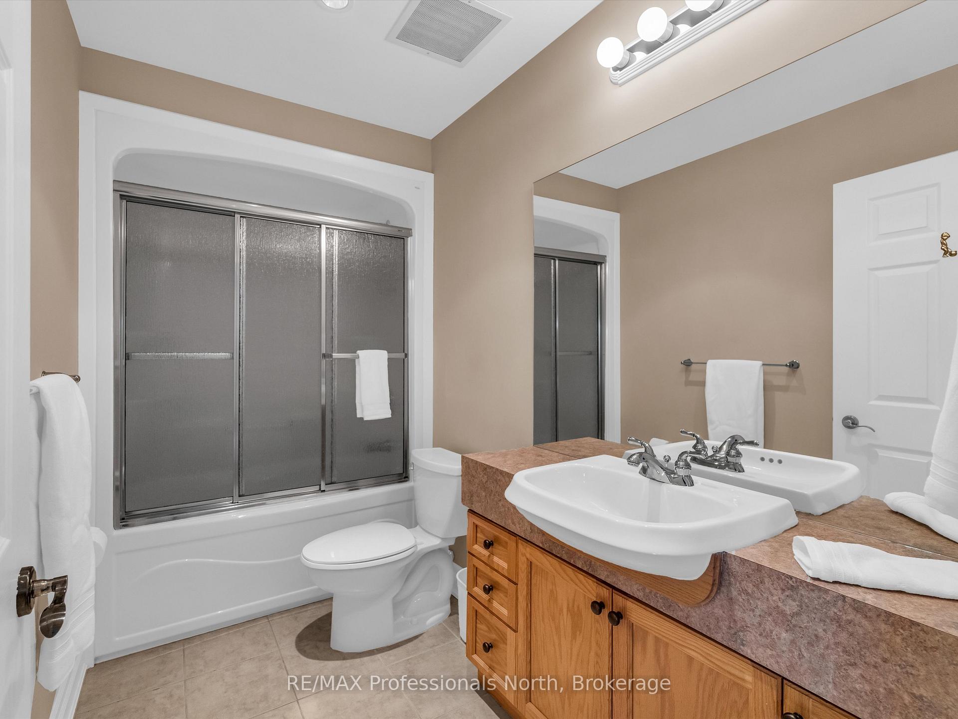 Photo 24 of Unit 305, 130 Steamship Bay Road, Gravenhurst, Muskoka (S) — HOMEH
