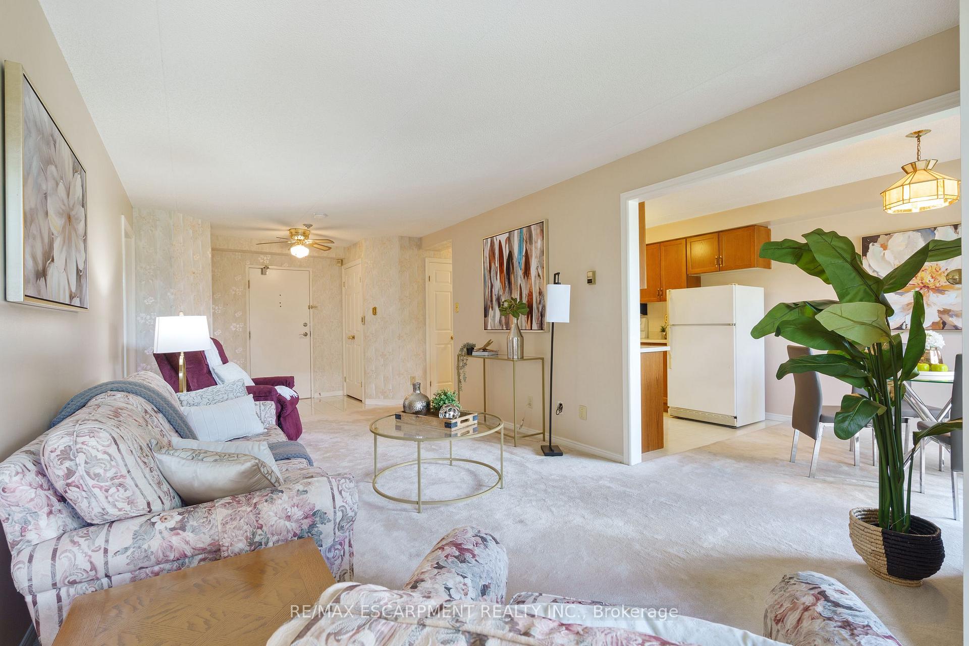 Photo 13 of Unit 213, 416 Limeridge Road E, Hamilton, Bruleville — HOMEH