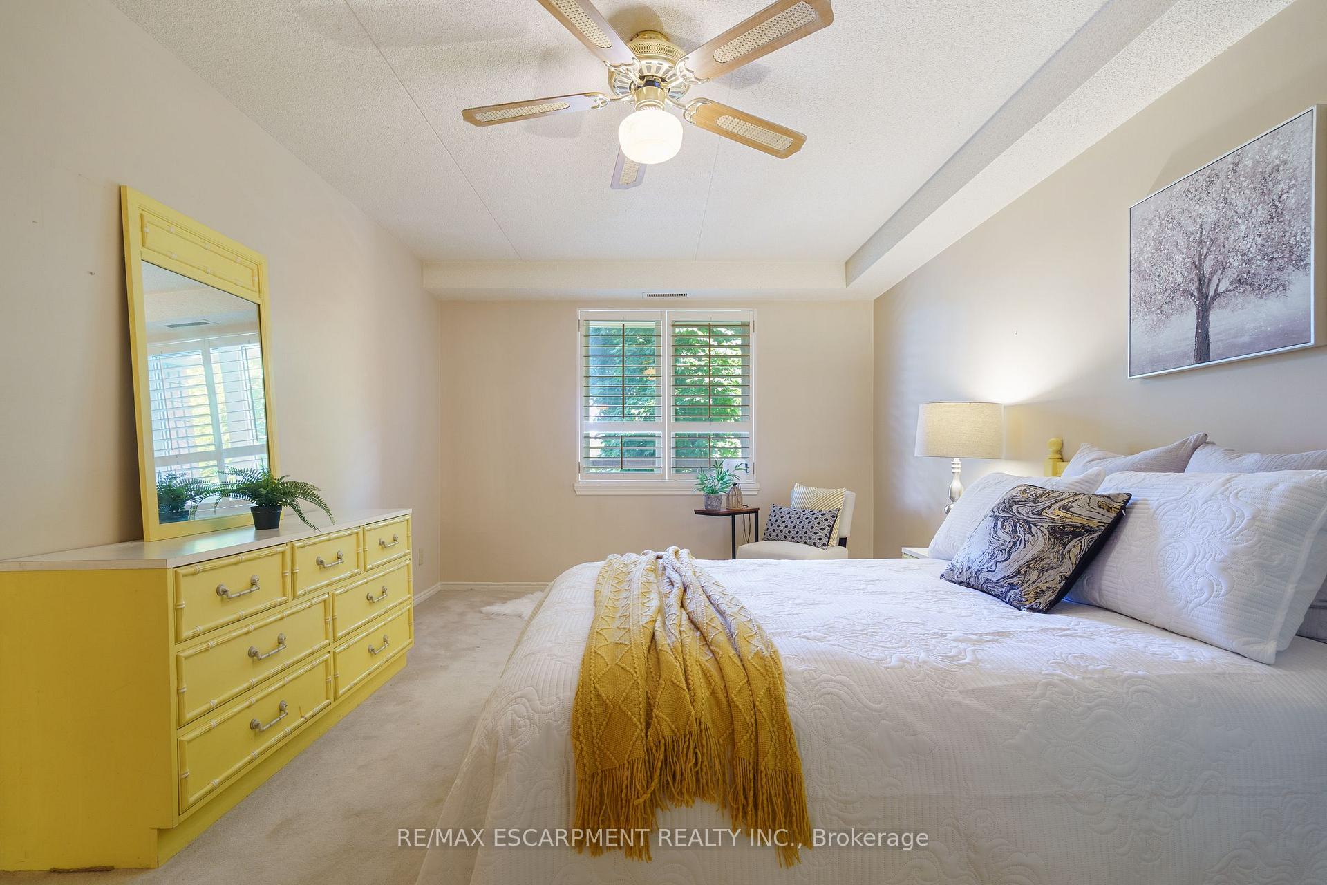 Photo 11 of Unit 213, 416 Limeridge Road E, Hamilton, Bruleville — HOMEH