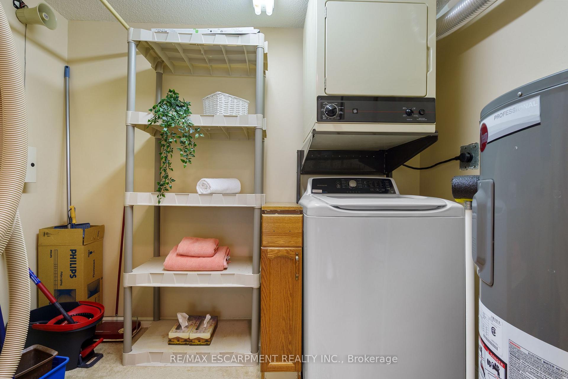 Photo 27 of Unit 213, 416 Limeridge Road E, Hamilton, Bruleville — HOMEH