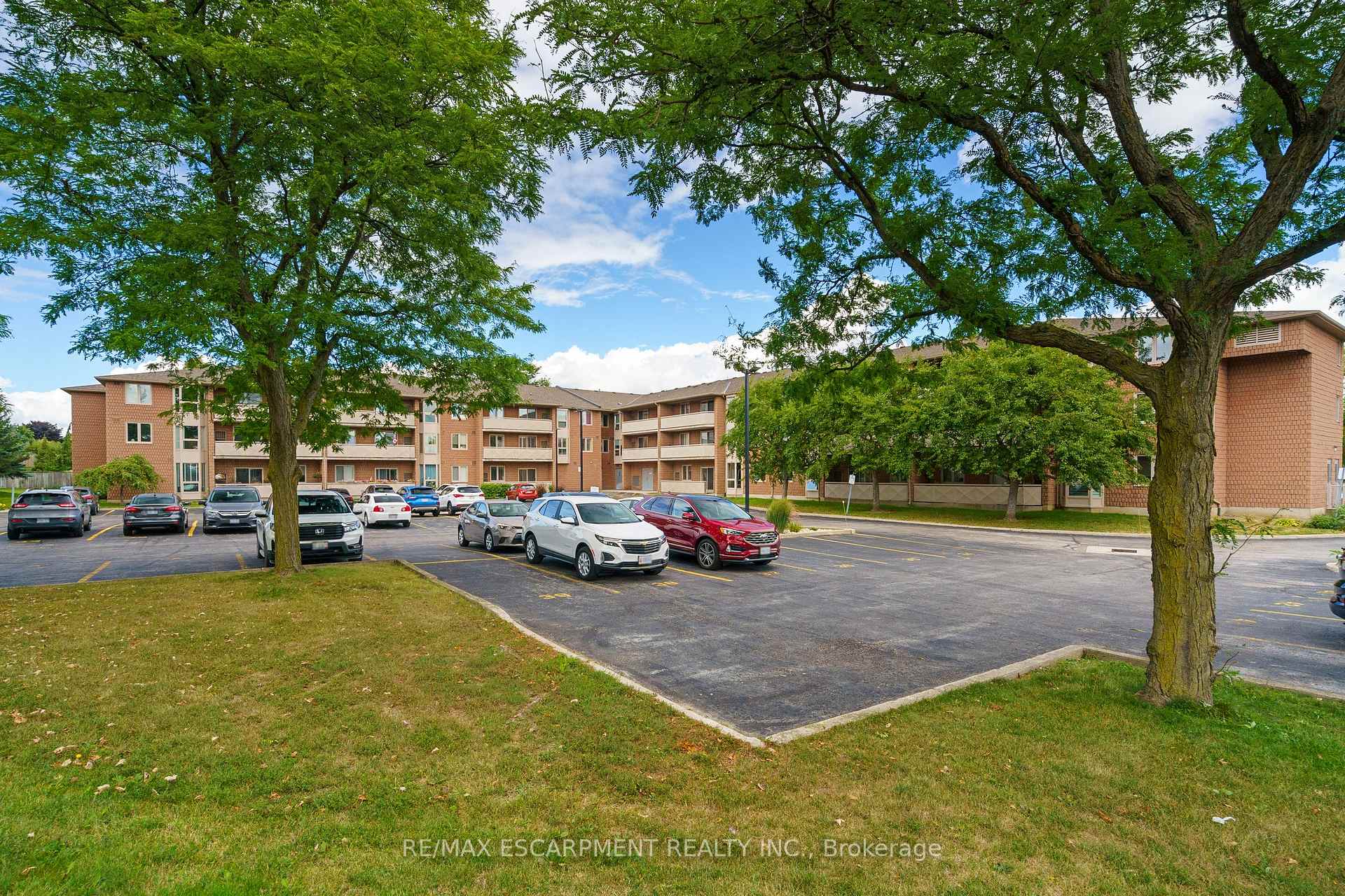 Photo 28 of Unit 213, 416 Limeridge Road E, Hamilton, Bruleville — HOMEH