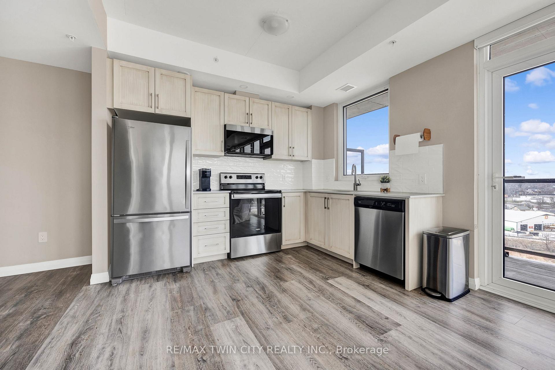 Photo 3 of Unit 1111, 108 Garment Street, Kitchener — HOMEH