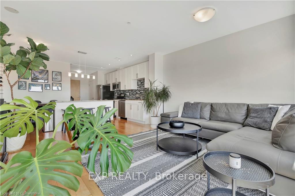 Photo 9 of Unit 1001, 1 Victoria Street S, Kitchener — HOMEH