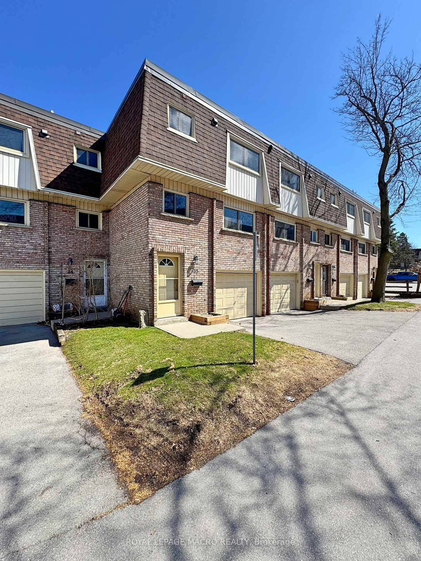Photo 1 of Unit 35, 125 Bonaventure Drive, Hamilton, Gilbert — HOMEH