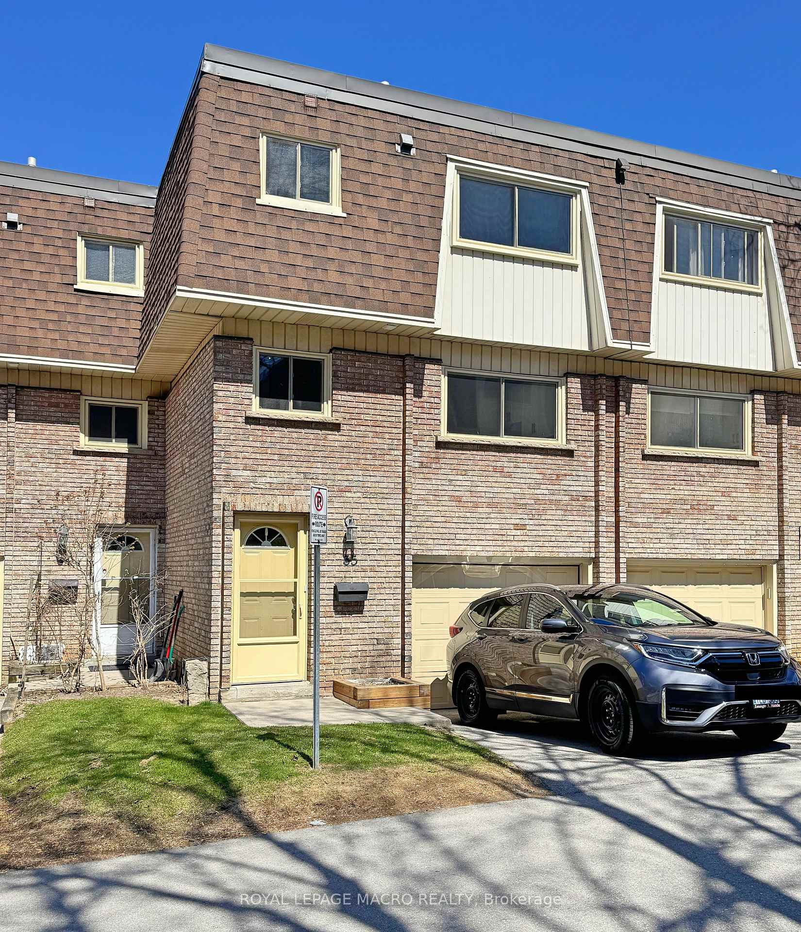 Photo 5 of Unit 35, 125 Bonaventure Drive, Hamilton, Gilbert — HOMEH