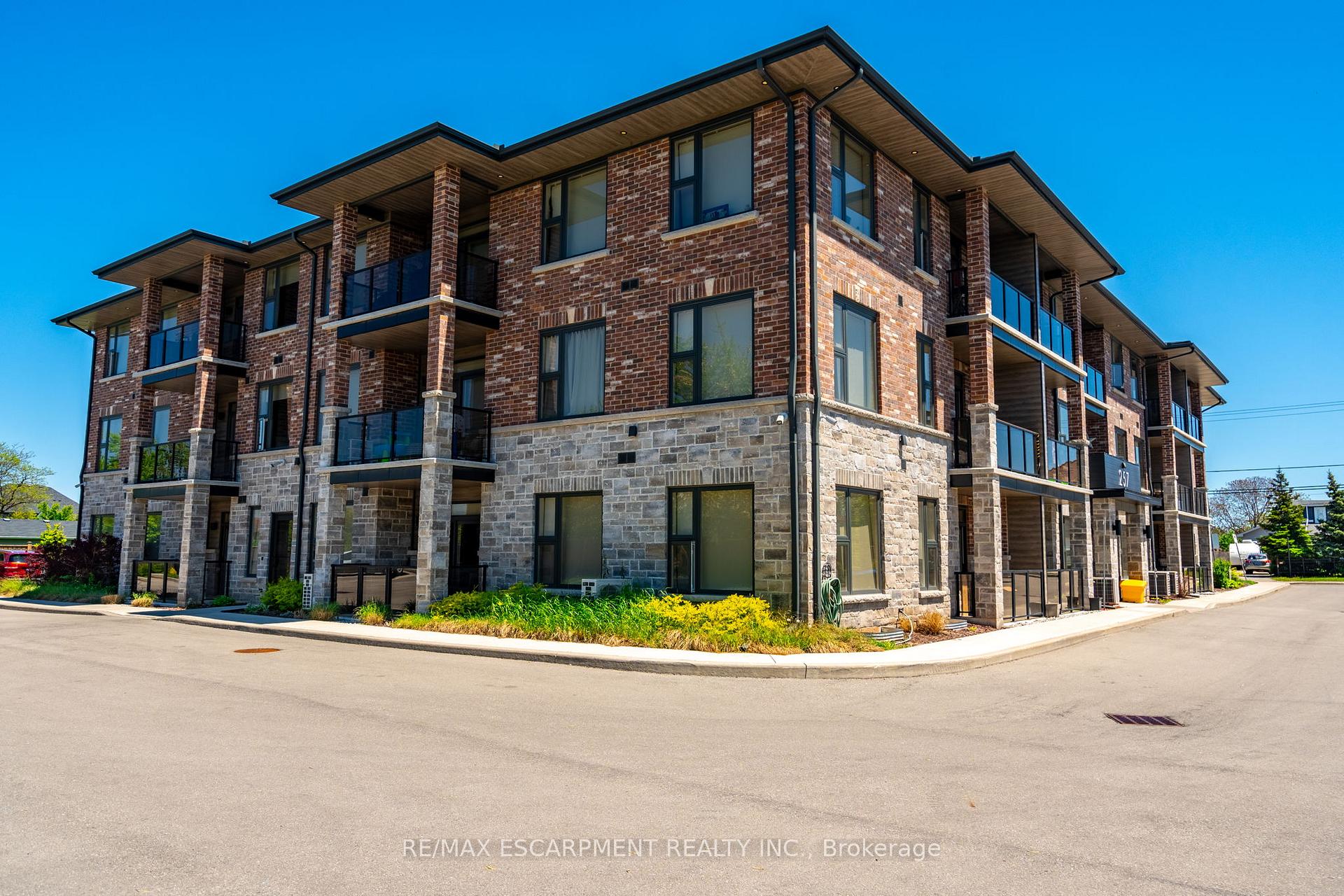 Photo 1 of Unit 312, 257 Millen Road, Hamilton, Stoney Creek — HOMEH