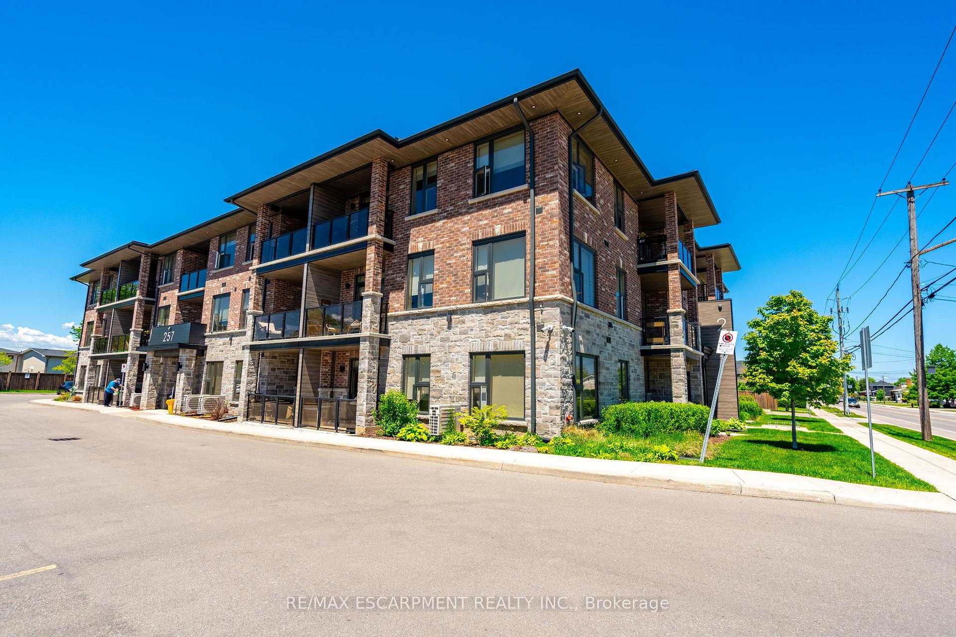 Photo 2 of Unit 312, 257 Millen Road, Hamilton, Stoney Creek — HOMEH